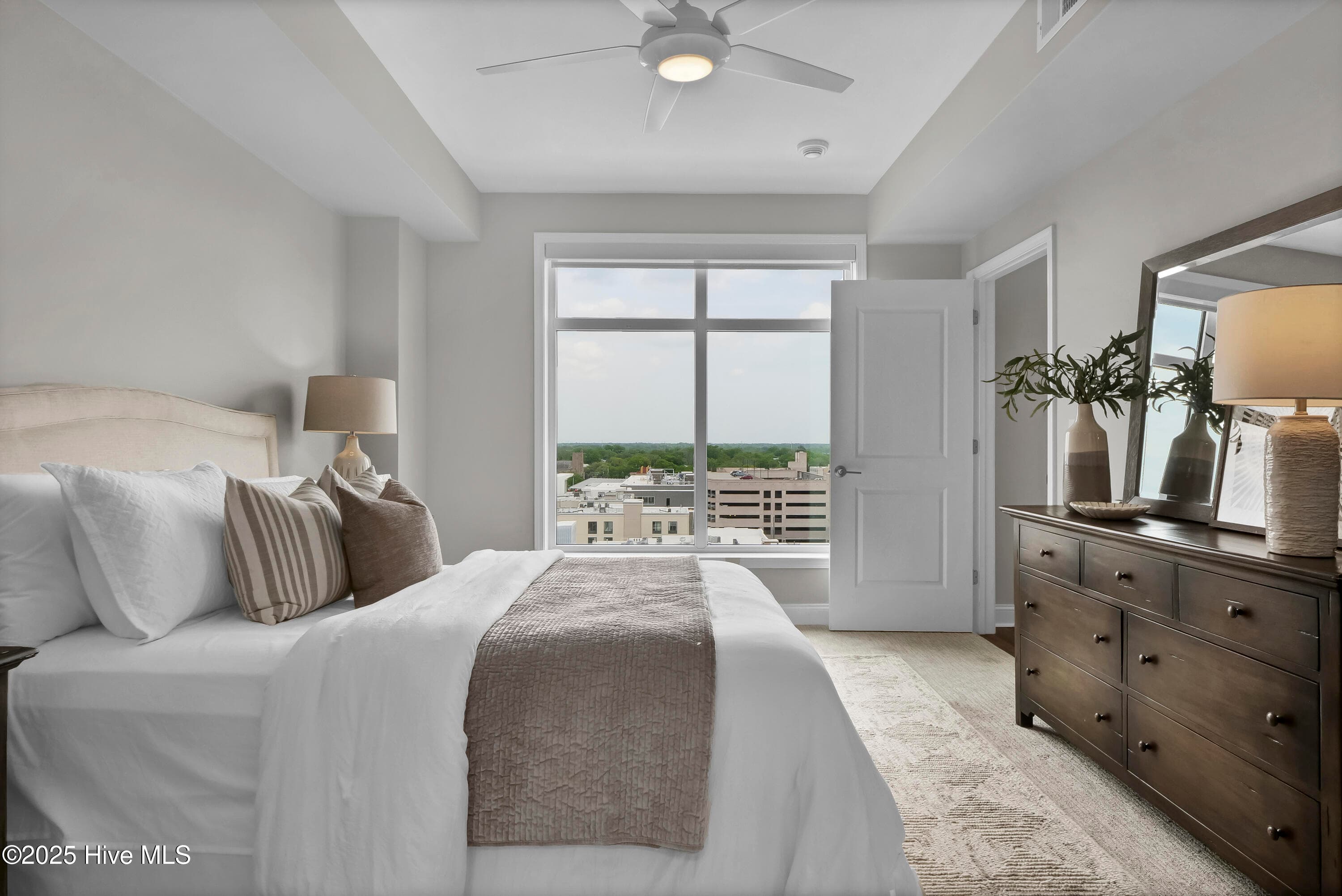Condominium at 14 Grace Street 1216, Wilmington, NC 28401, photo 19 of 33