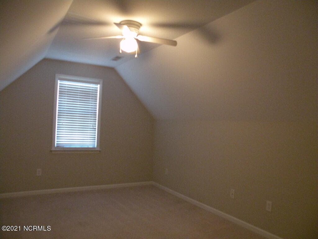 Single Family Residence at 105 Lakeside Green Drive, New Bern, NC 28560, photo 10 of 32