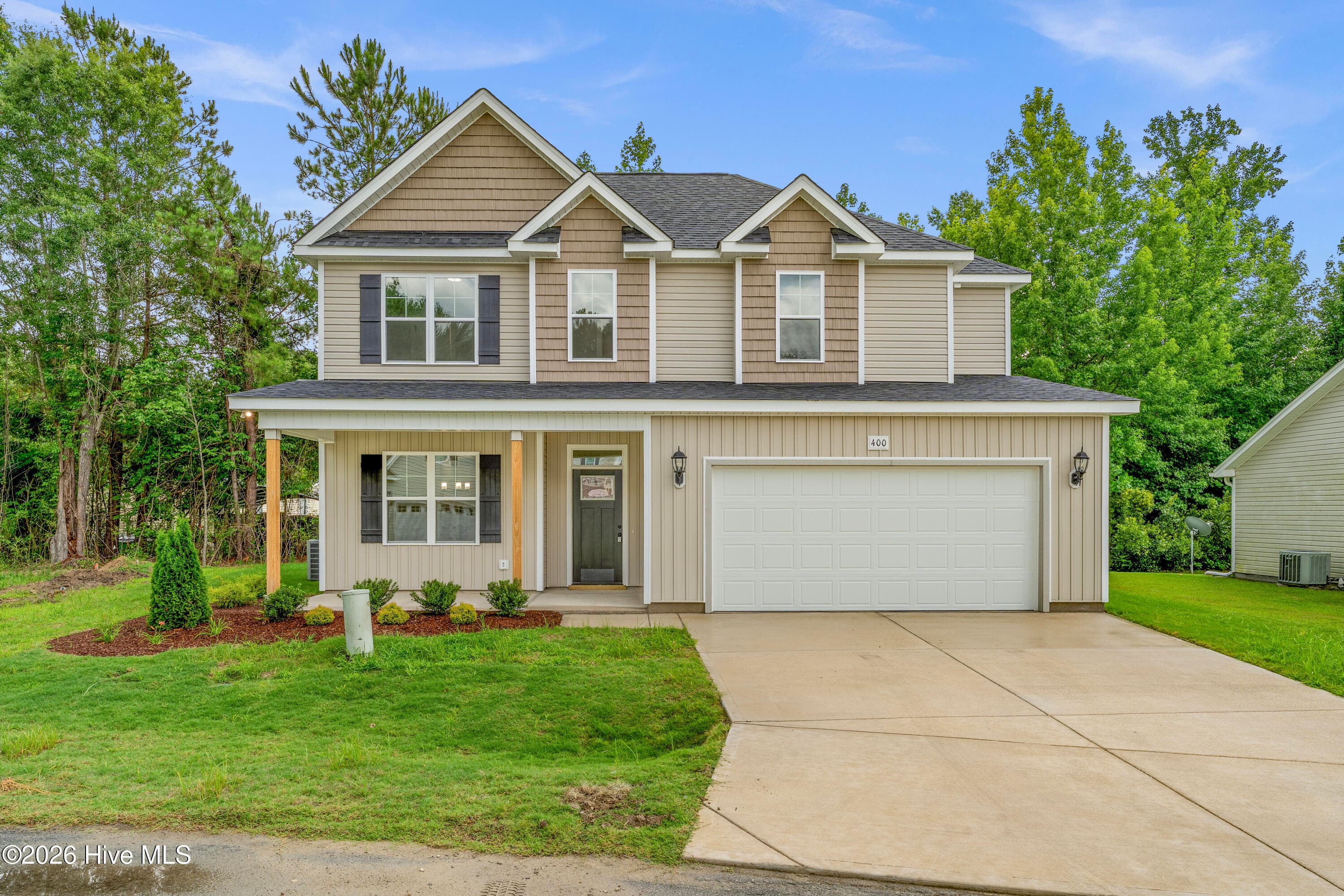 Single Family Residence at 400 Stone Hawk Lane, New Bern, NC 28560, photo 2 of 110