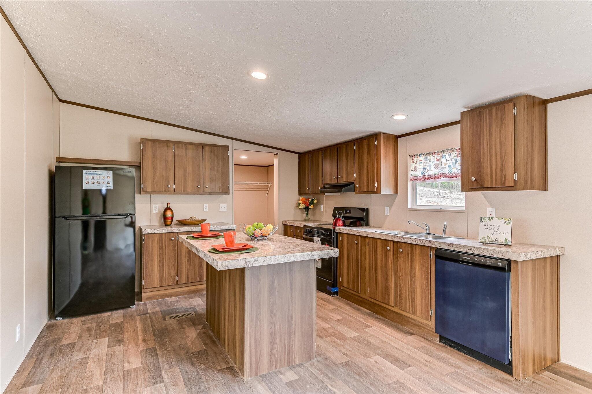 Manufactured Home at 4052 Us-25, Hephzibah, GA 30815, photo 13 of 34