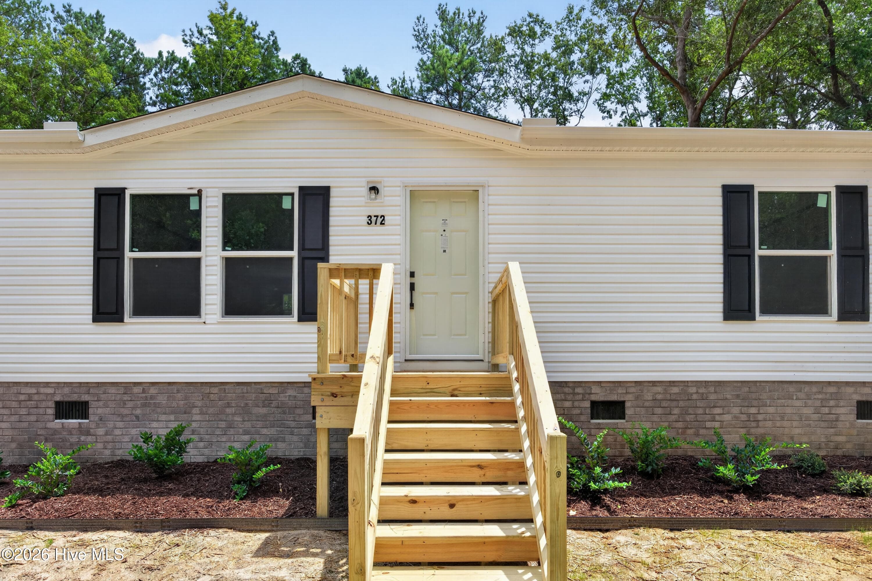 Manufactured Home at 372 Mallard Roost Drive, Burgaw, NC 28425, photo 6 of 44