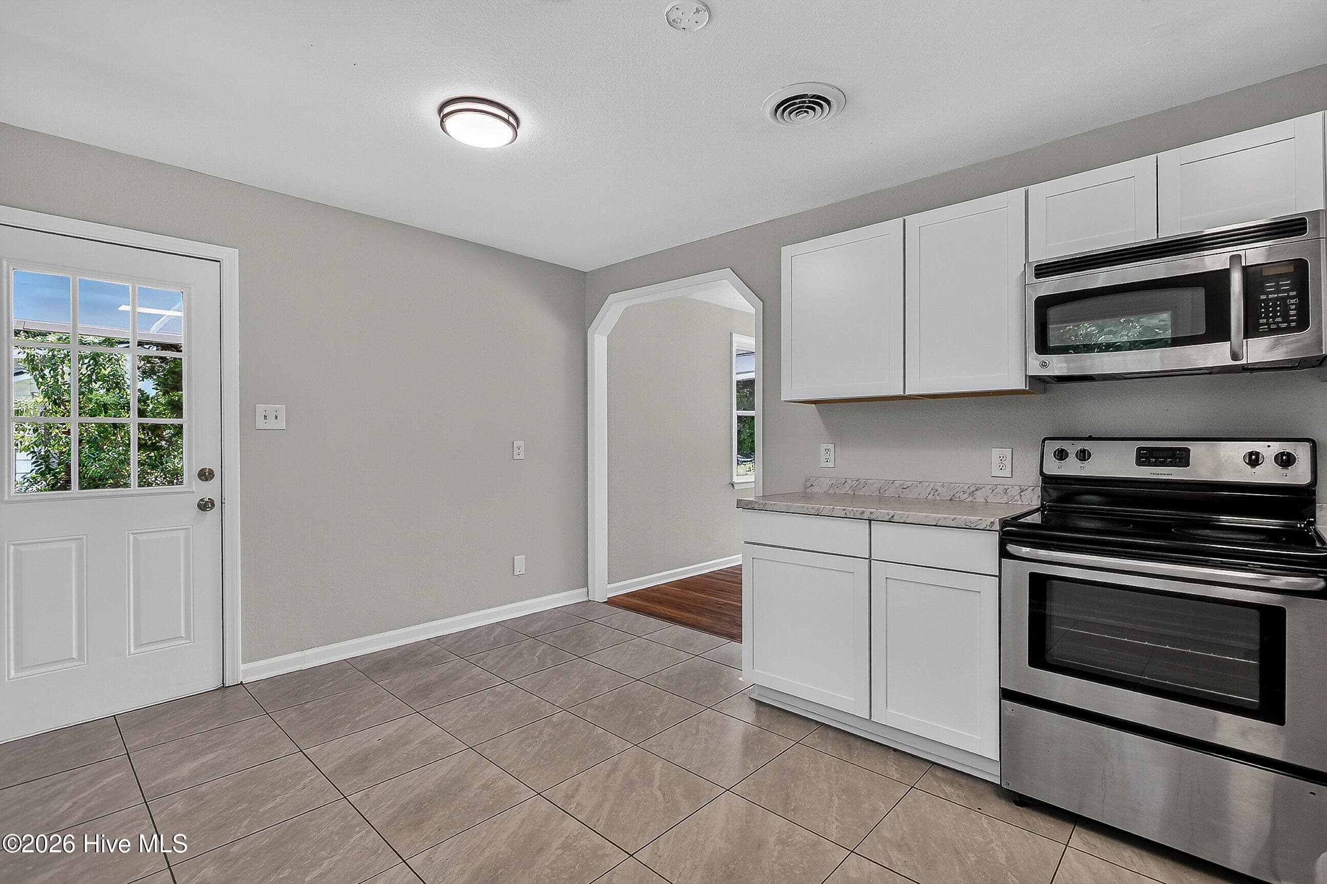Single Family Residence at 105 Kitt Drive, Jacksonville, NC 28540, photo 10 of 30
