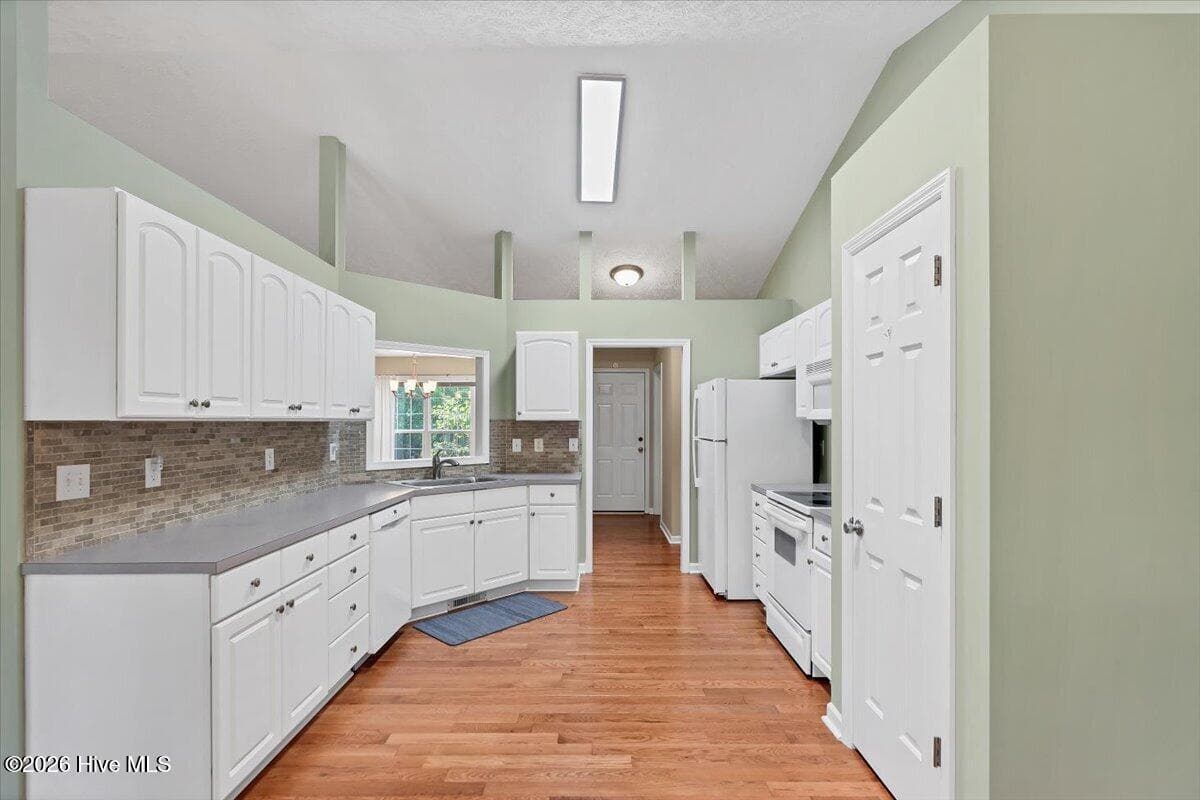 Single Family Residence at 3 Oak Tree Lane, Pinehurst, NC 28374, photo 23 of 59
