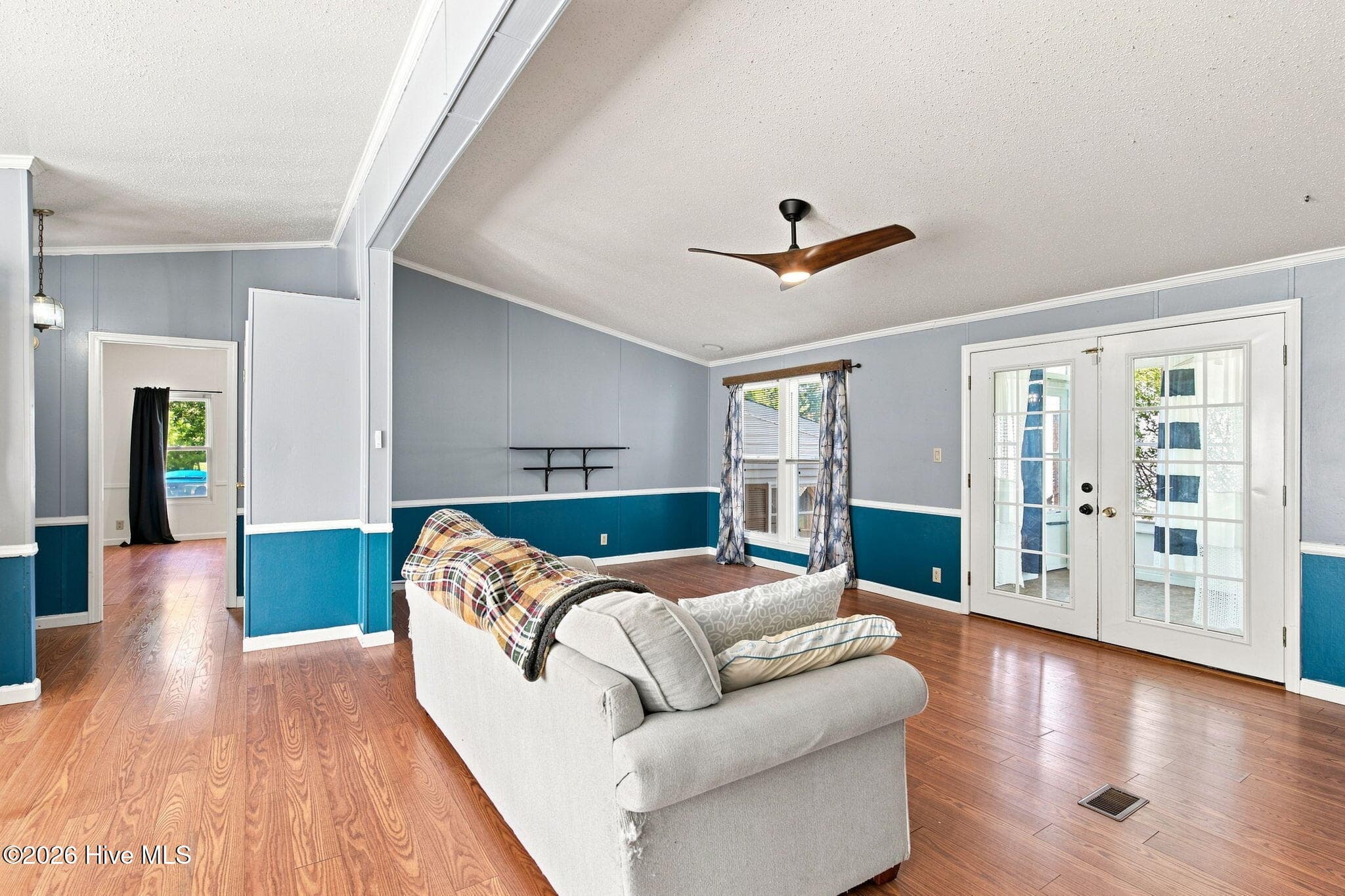 Manufactured Home at 900 Lighthouse Court, Hampstead, NC 28443, photo 6 of 44