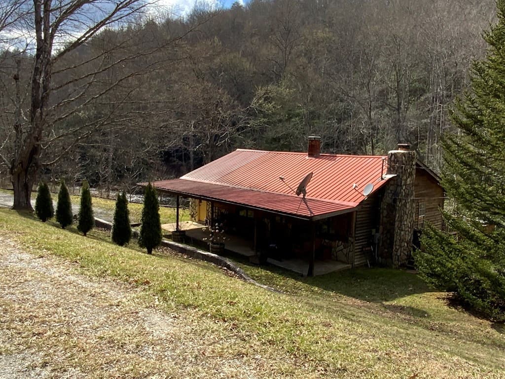 Residential at 21027 Wayah Road, Nantahala, NC 28781, photo 3 of 5