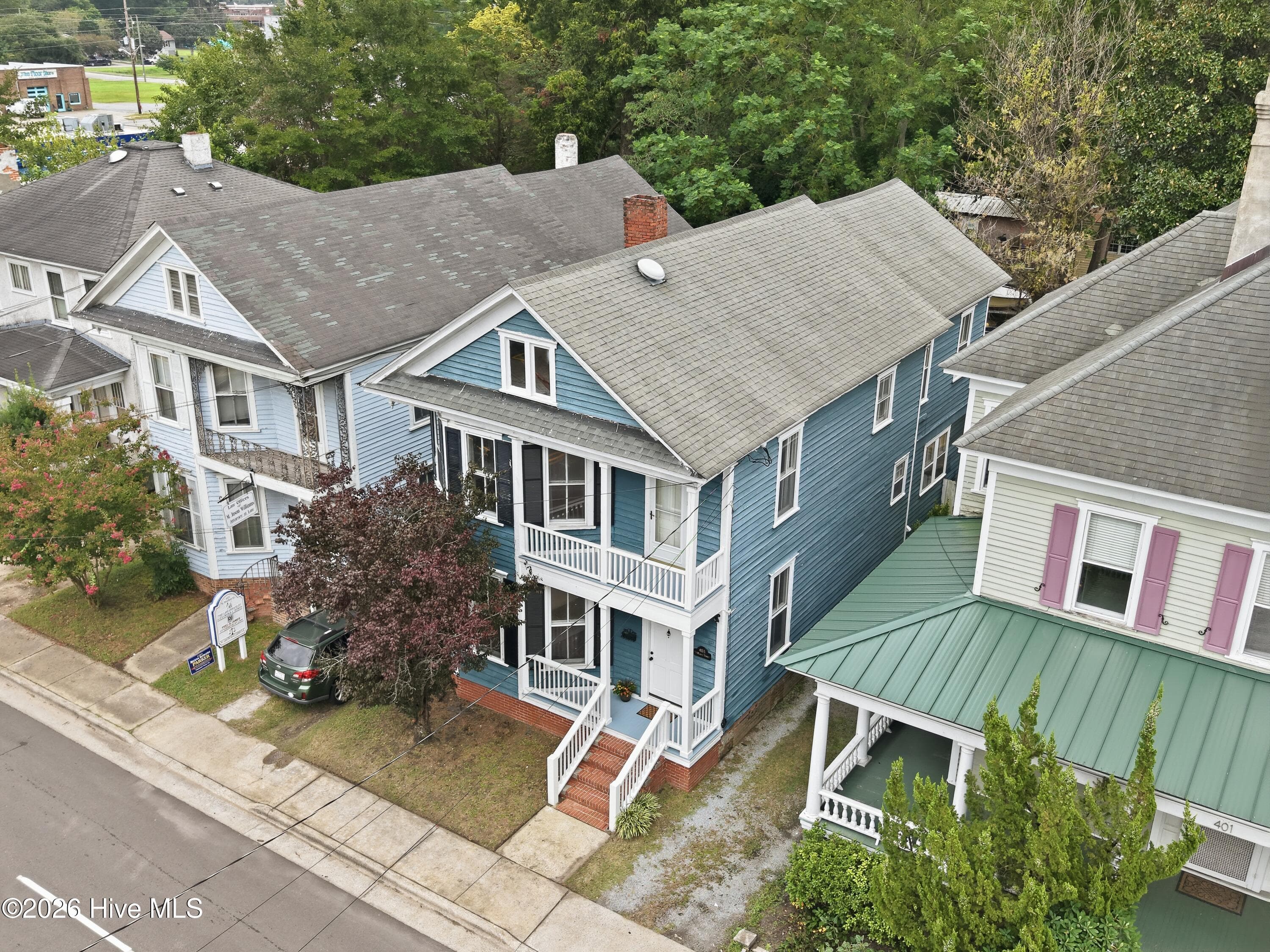 Single Family Residence at 403 N Market Street, Washington, NC 27889, photo 4 of 50