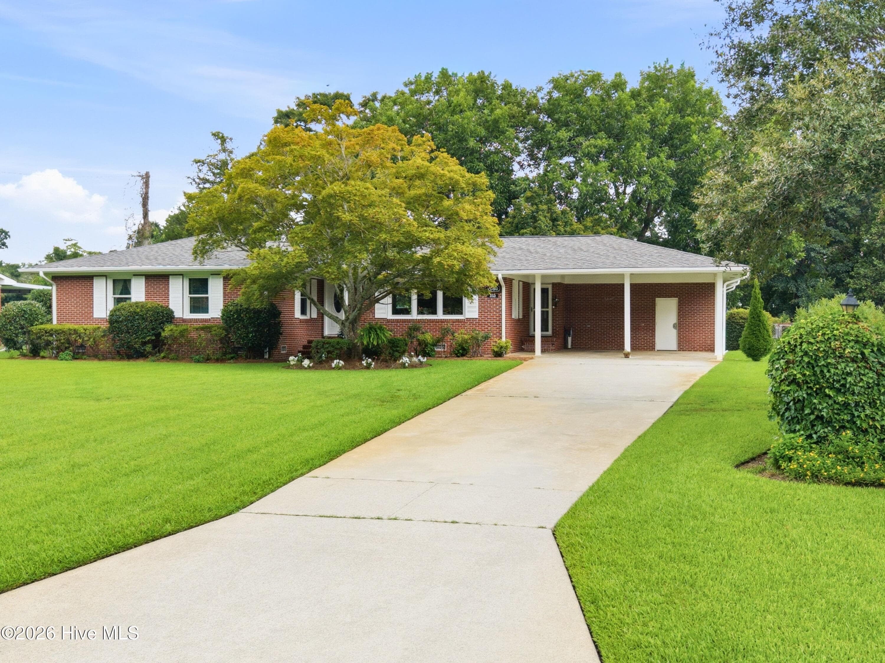 Single Family Residence at 333 Johnston Drive, Wilmington, NC 28412, photo 2 of 46
