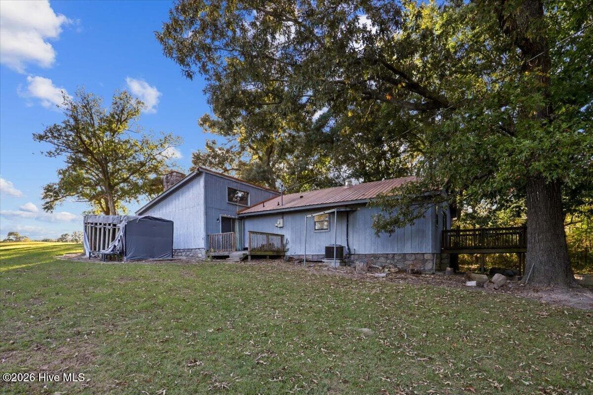 Single Family Residence at 462 Camp Trailee Road, Dudley, NC 28333, photo 7 of 43
