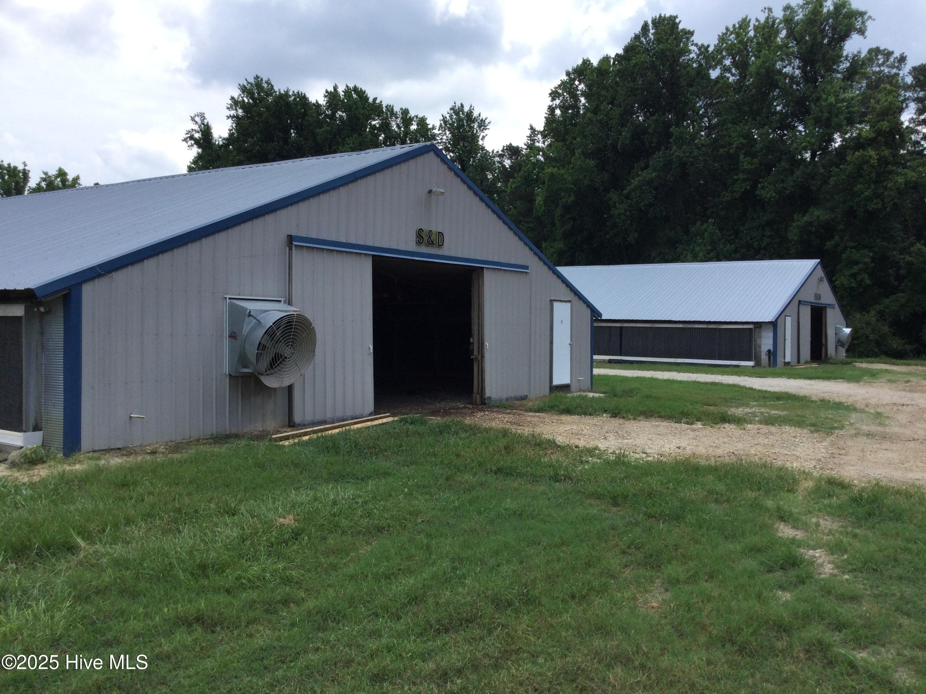 2 houses on Old Field Cemetery (Tupelo) - 1779 Burney Road, Bladenboro, NC 28320