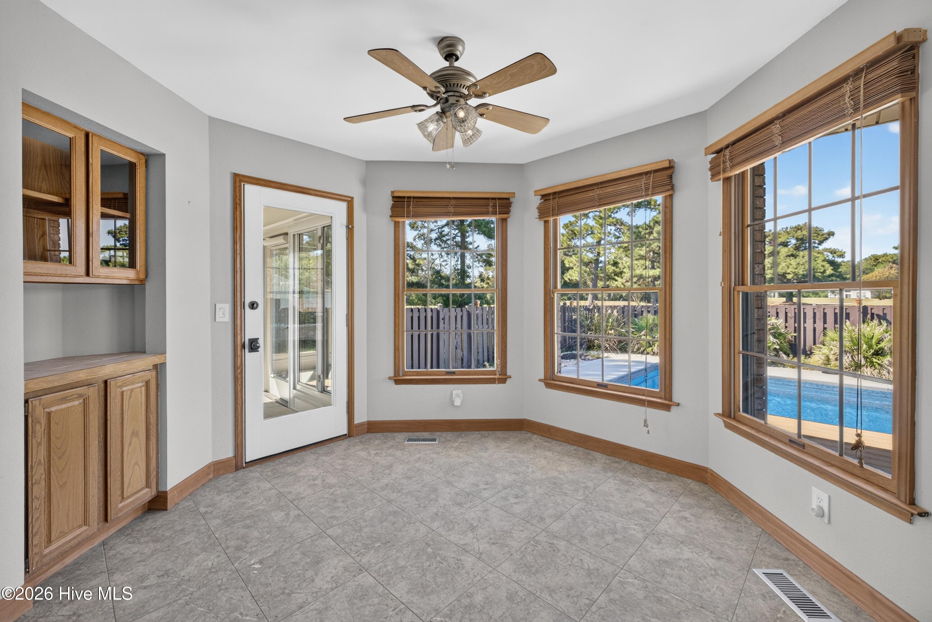 Single Family Residence at 106 Bogey Court, Hampstead, NC 28443, photo 26 of 52