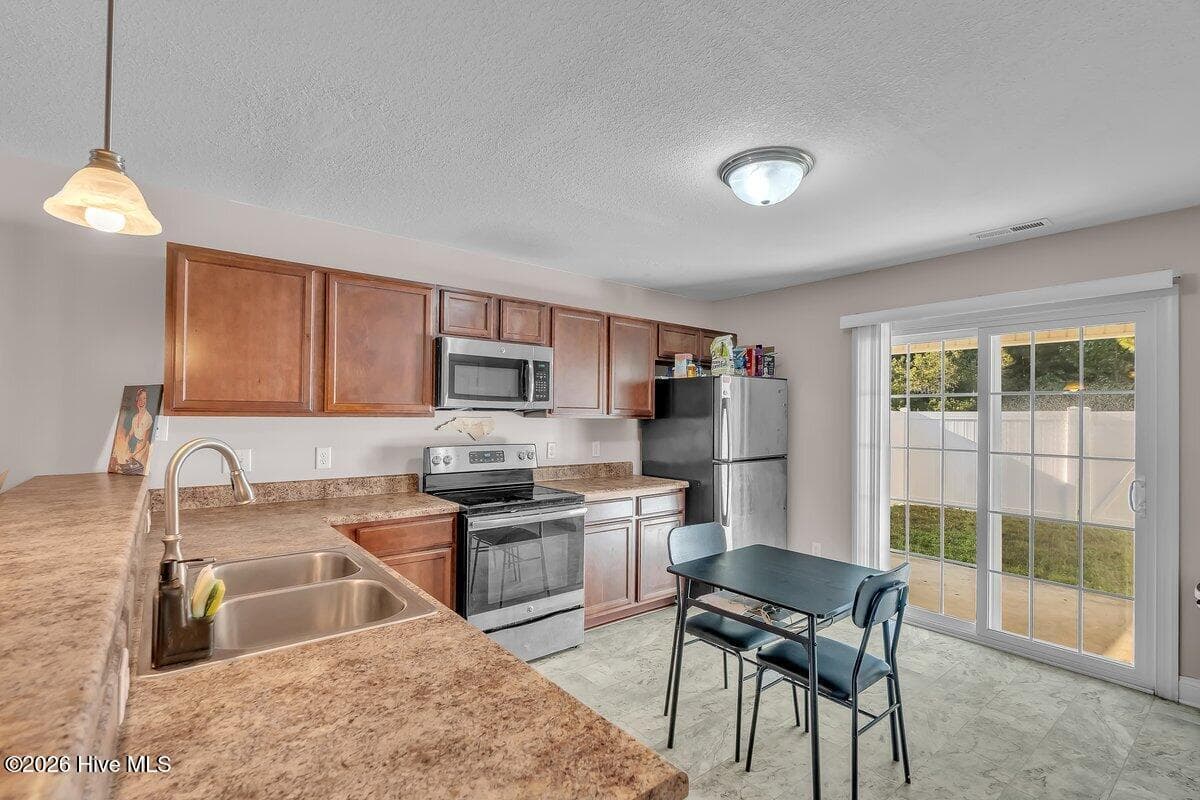 Townhouse at 133 W Murrow Lane, Jacksonville, NC 28546, photo 32 of 55