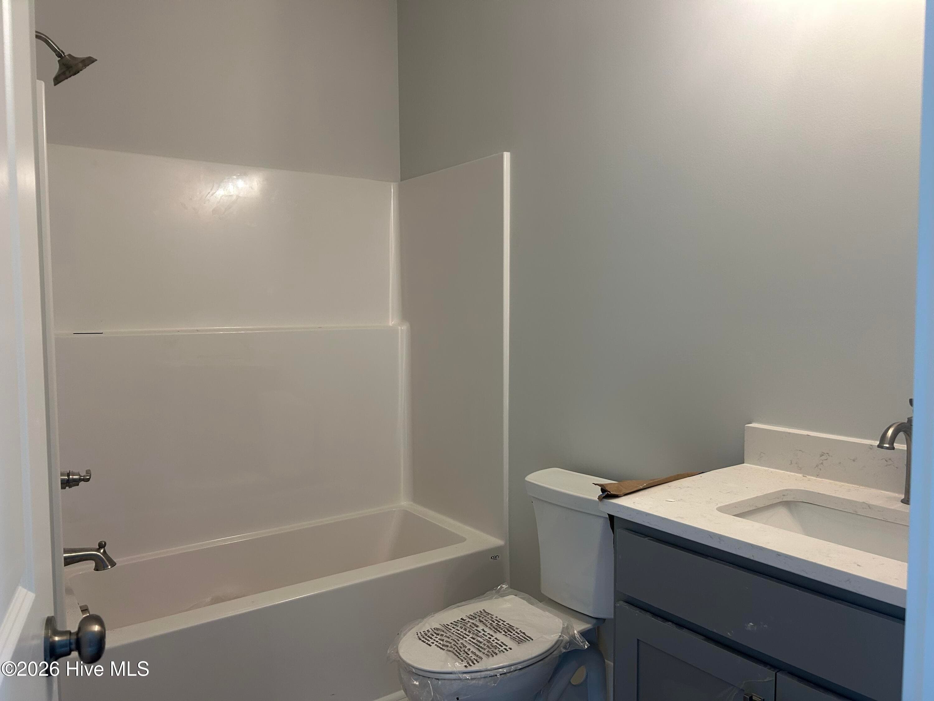 Guest Bathroom - 5202 Moonshell Loop, Wilmington, NC 28412