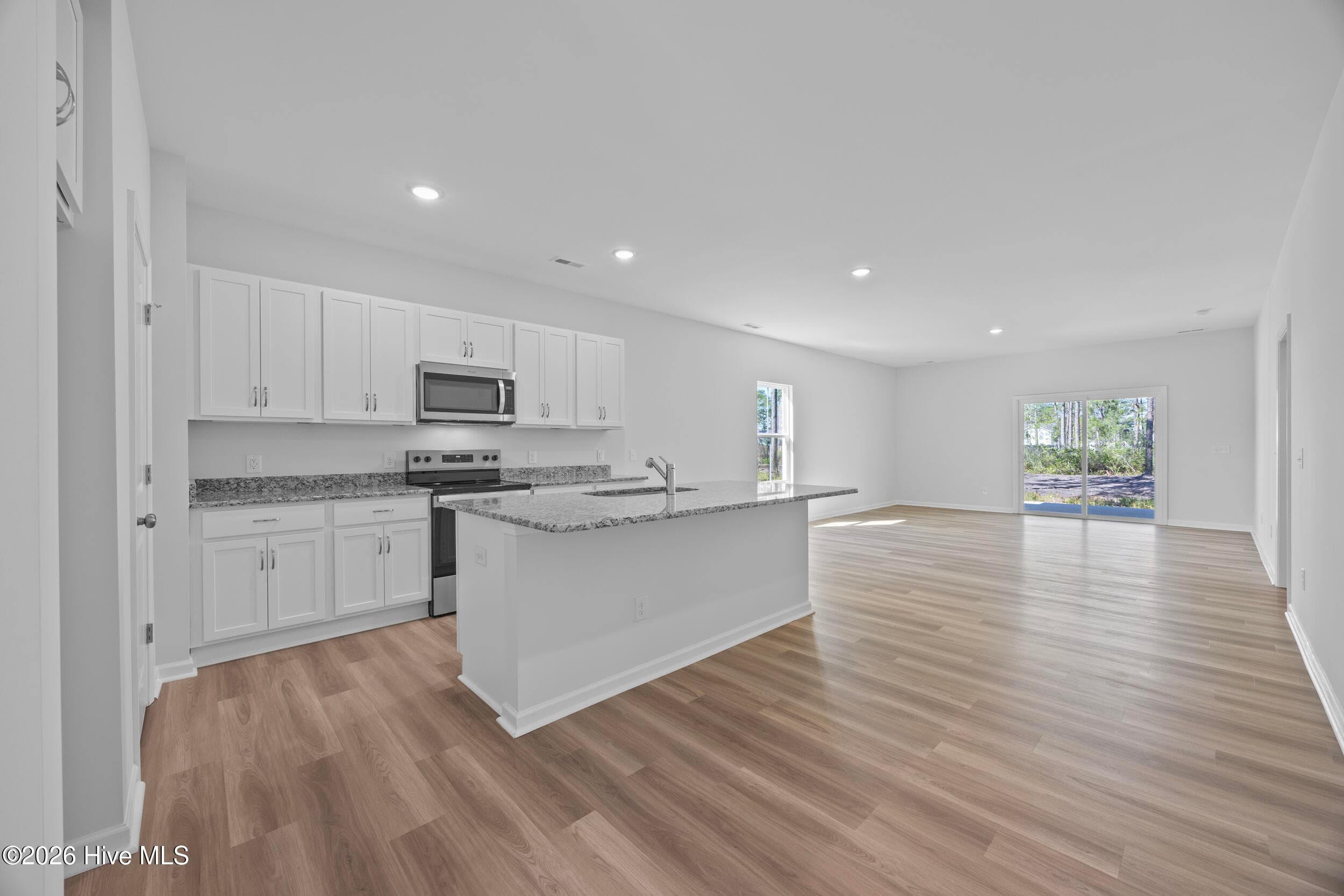 Single Family Residence at 910 Parkway Road, Boiling Spring Lakes, NC 28461, photo 6 of 34
