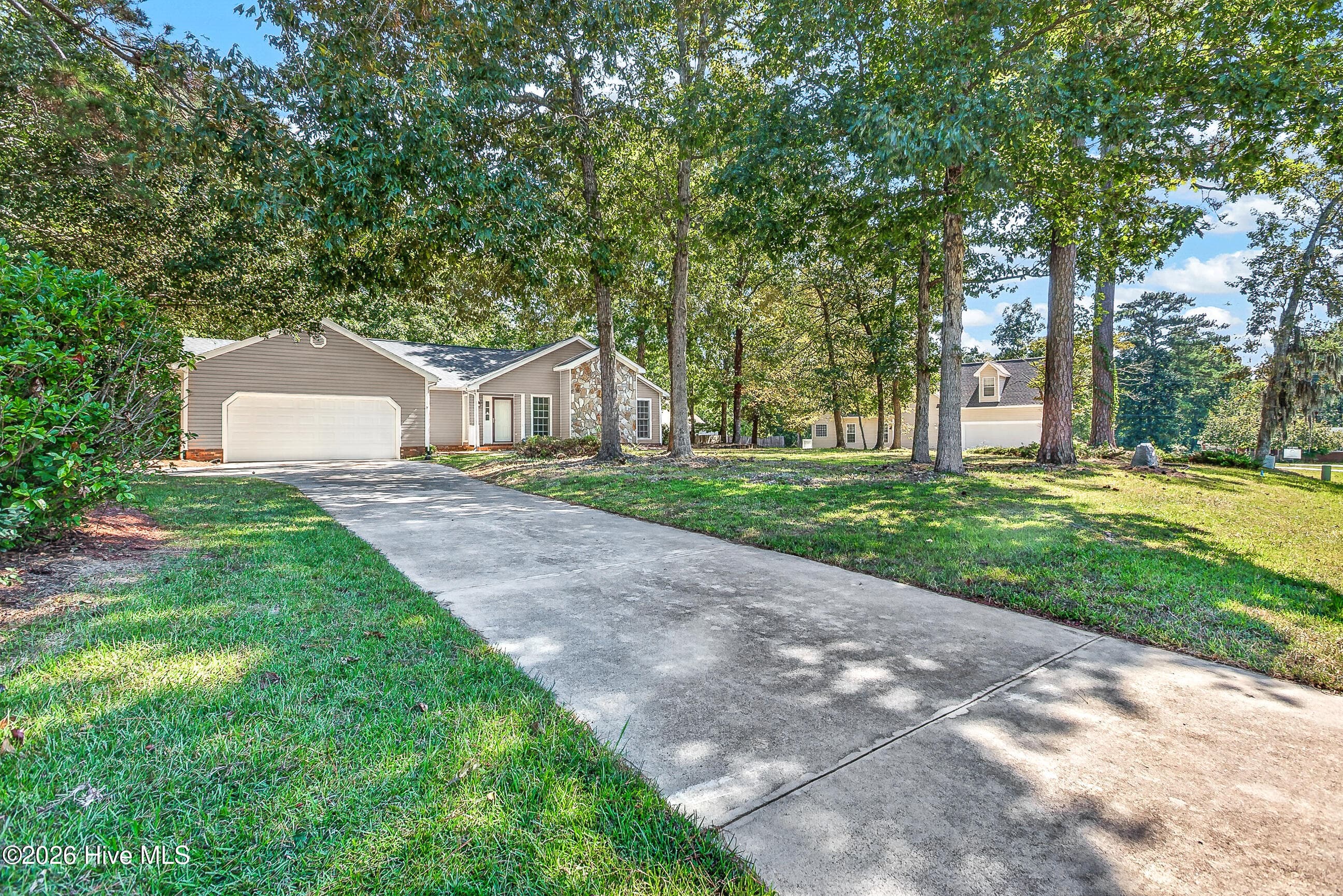 Single Family Residence at 439 Candlewood Drive, Jacksonville, NC 28540, photo 5 of 42
