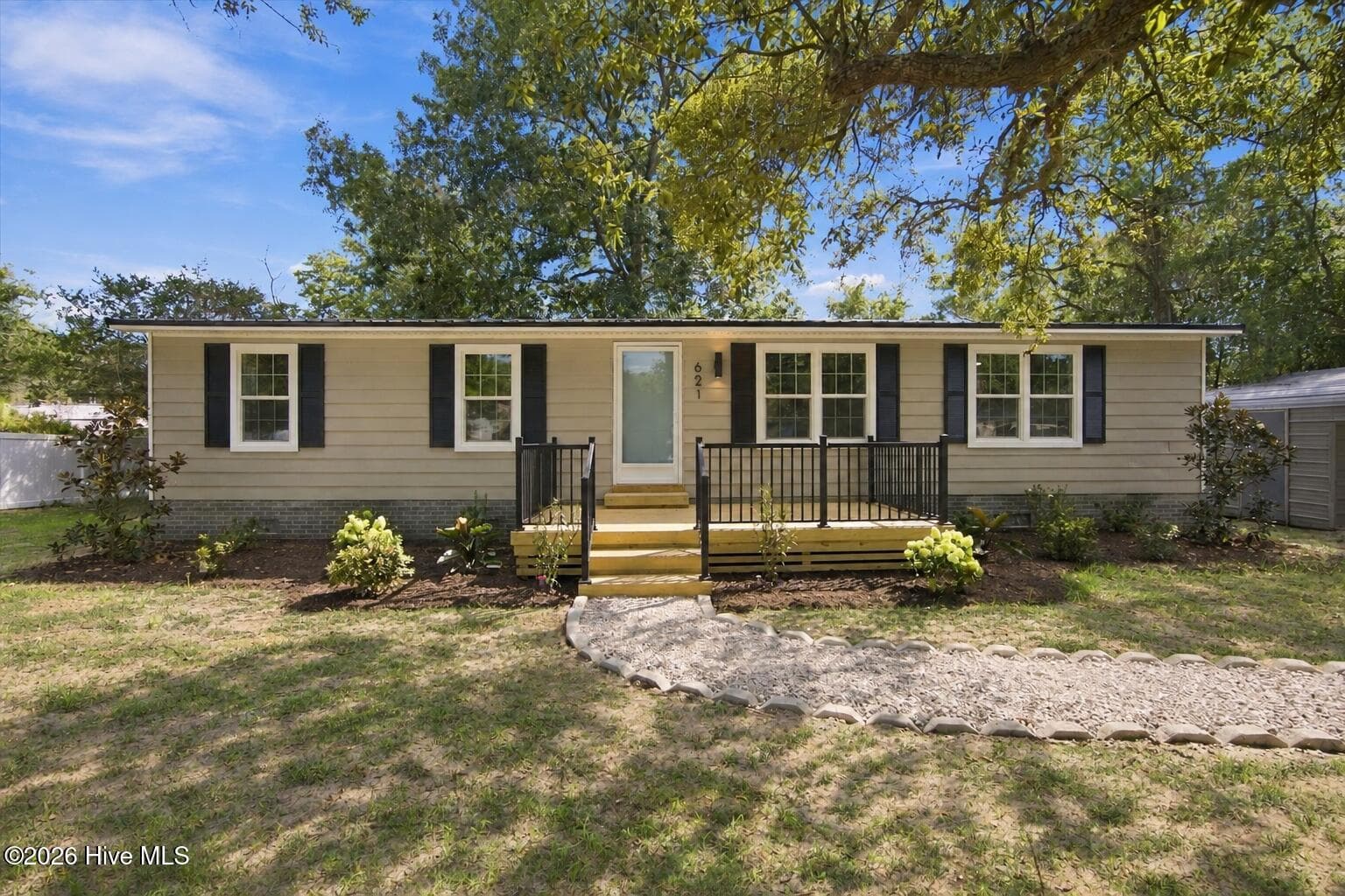 621 Harbor Drive SE, Bolivia, NC 28422