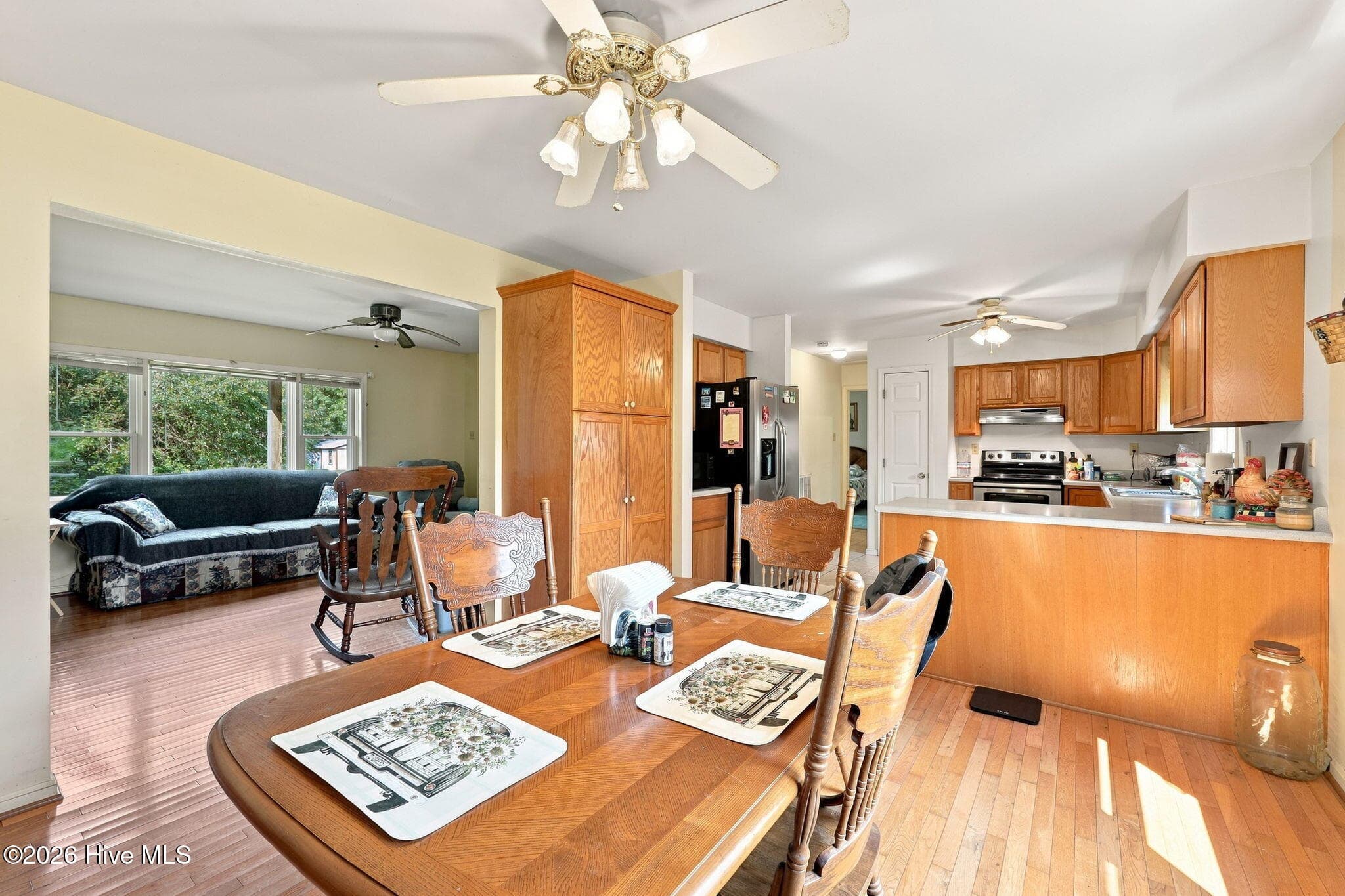 Single Family Residence at 1800 Lee Landing Road, New Bern, NC 28560, photo 8 of 50