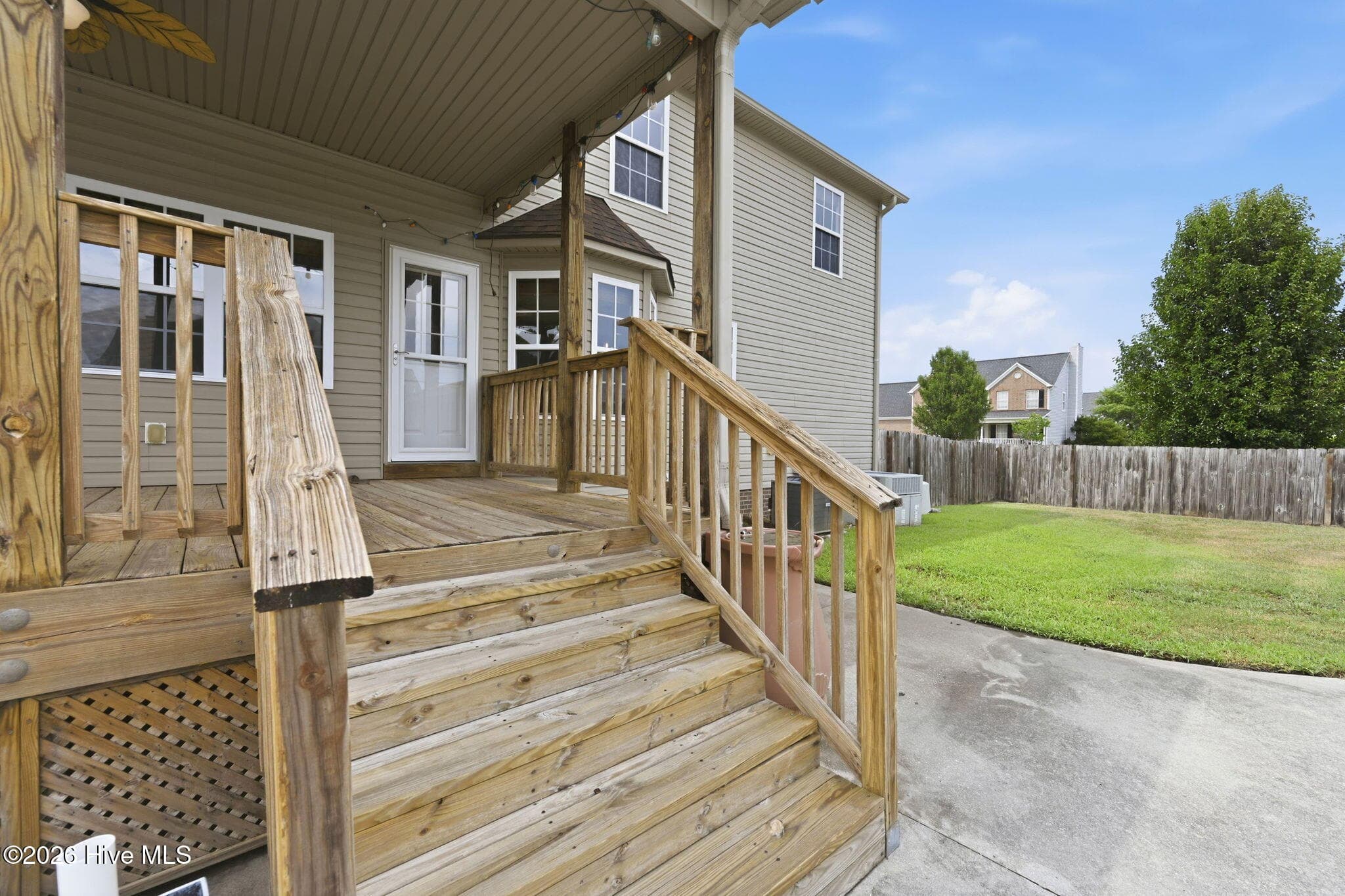Single Family Residence at 101 Ellington Place, Jacksonville, NC 28540, photo 10 of 100