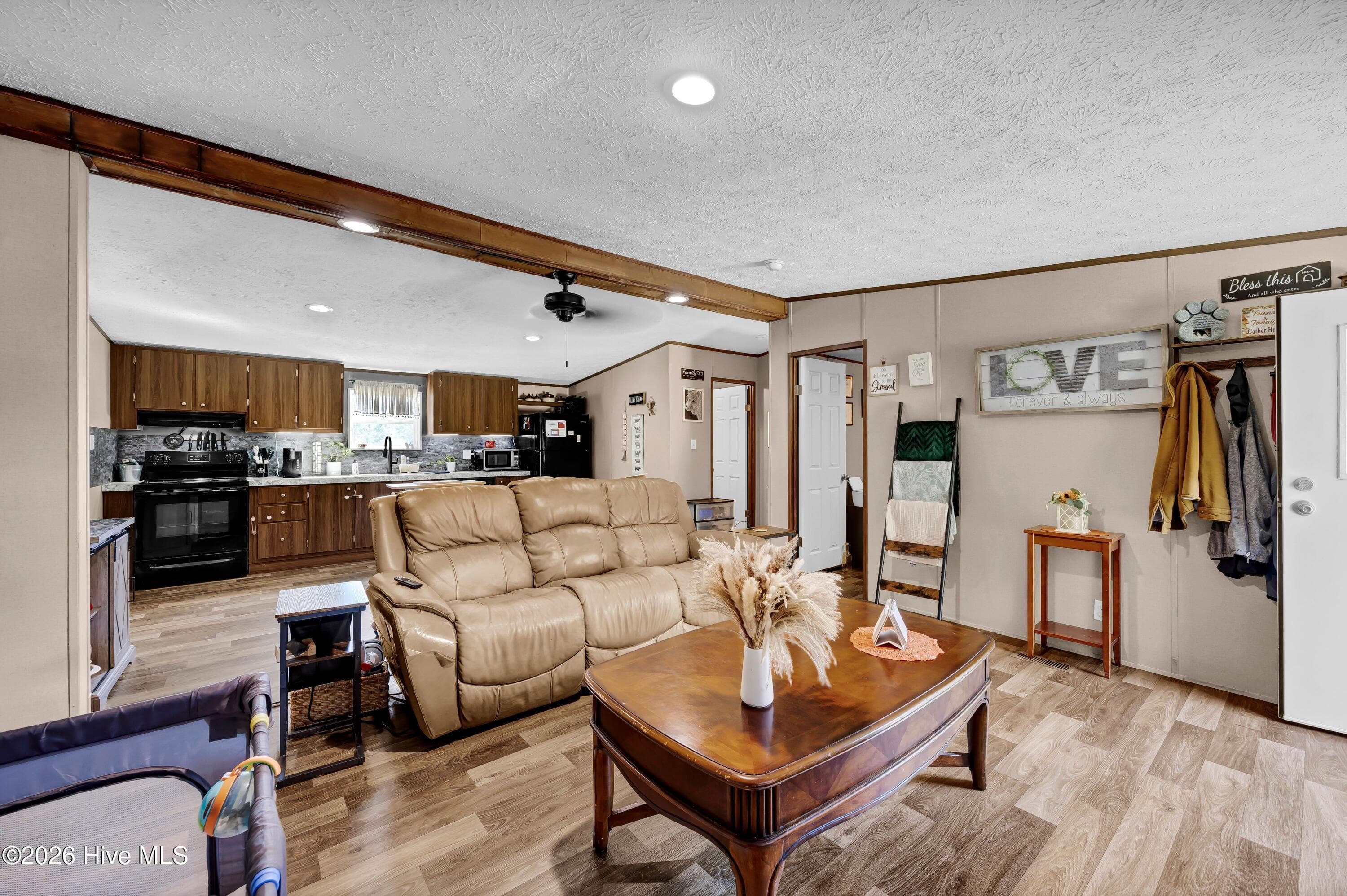 Manufactured Home at 4551 Salem Lane SW, Shallotte, NC 28470, photo 5 of 41