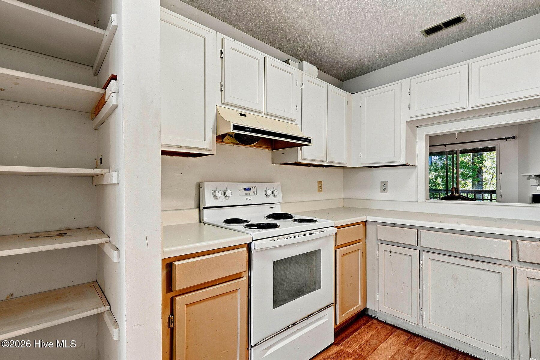 Condominium at 4621 Timbermill Court 304, Raleigh, NC 27612, photo 7 of 25