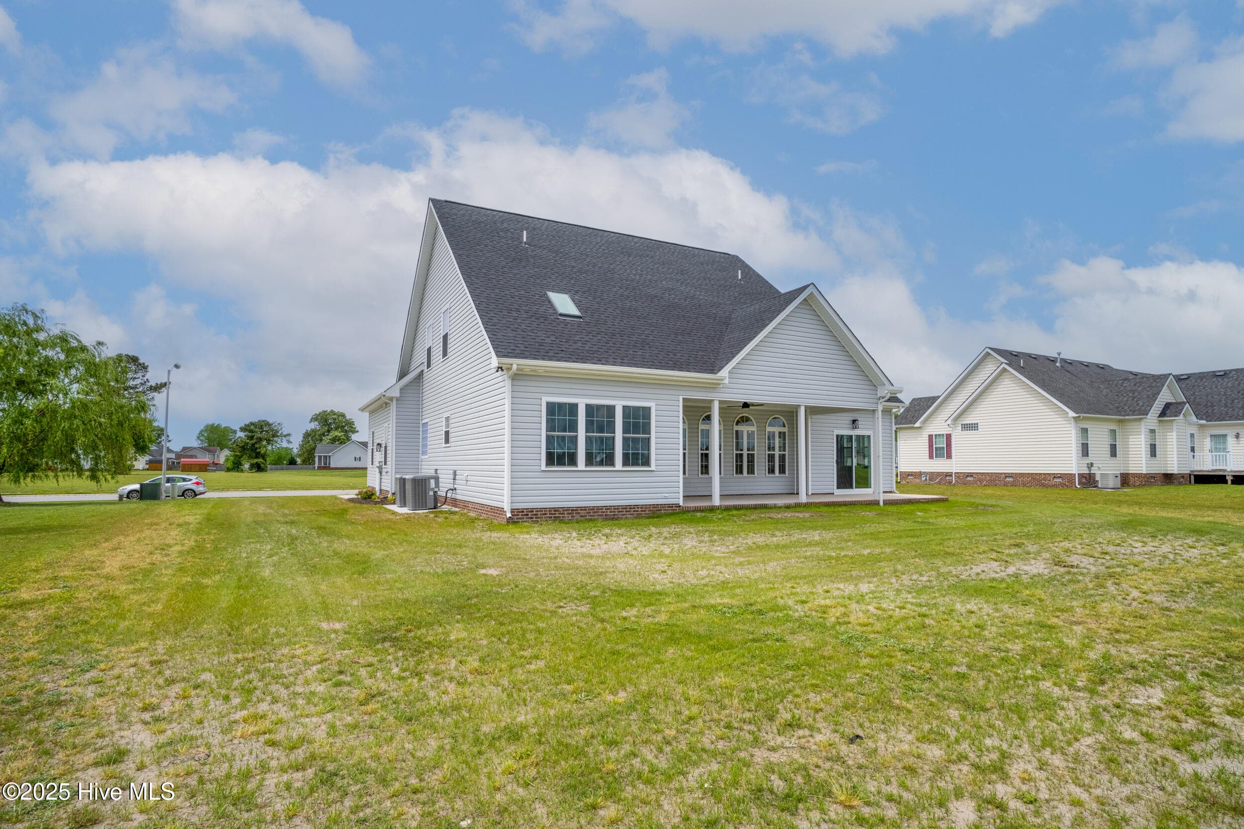 Single Family Residence at 3111 Staysail Drive, Elizabeth City, NC 27909, photo 6 of 42