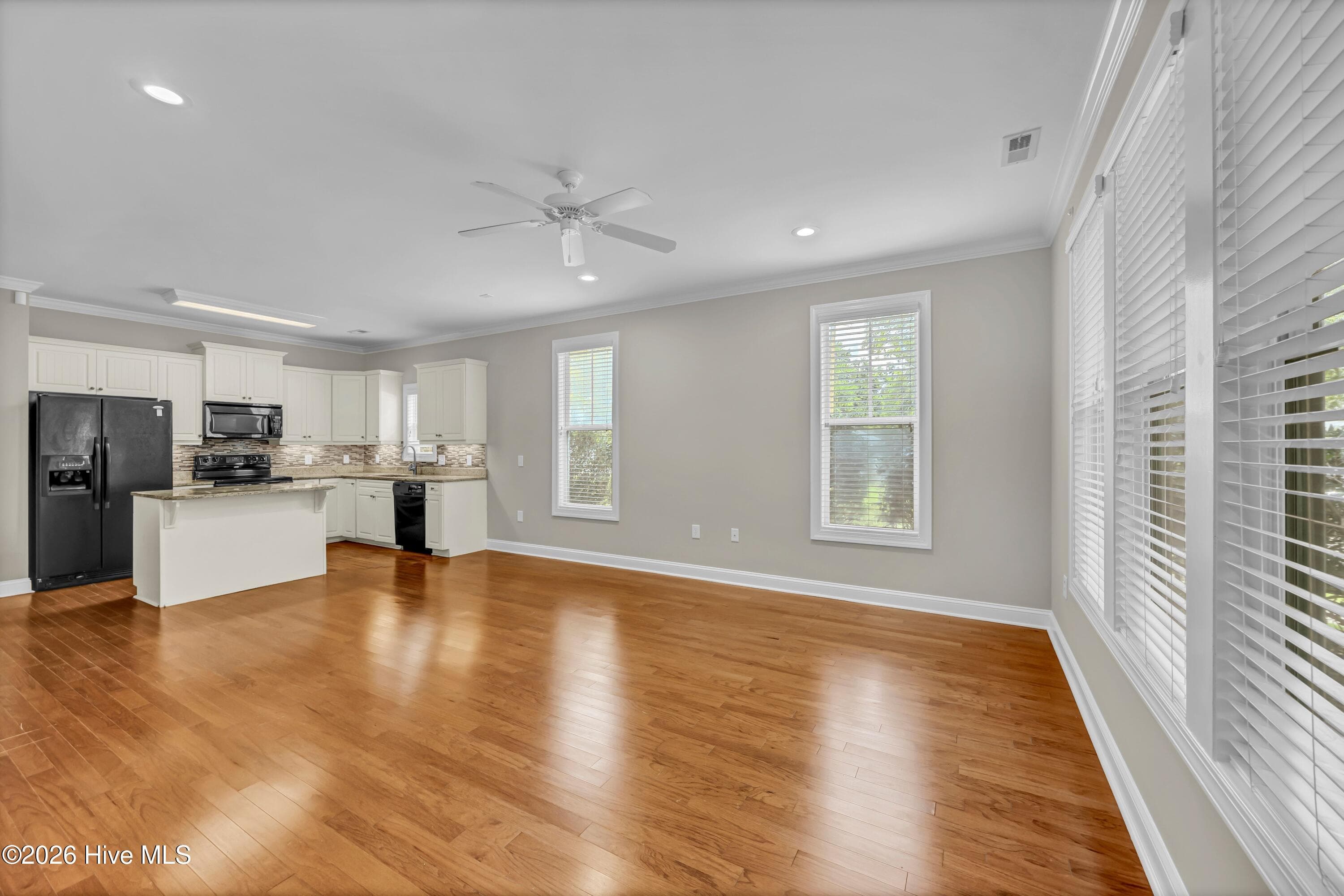Condominium at 131 Myrtle Avenue, Wilmington, NC 28403, photo 6 of 24
