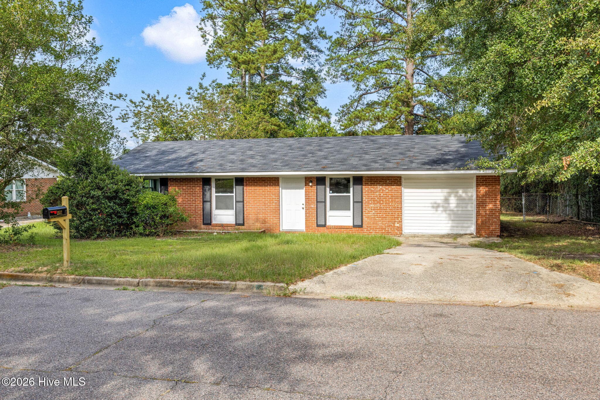 Single Family Residence at 2511 Kensington Drive W, Augusta, GA 30906, photo 2 of 33