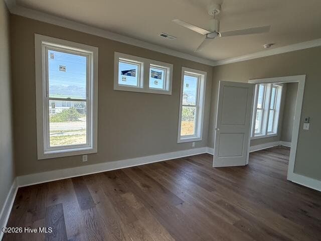 Single Family Residence at 404 Ocean Drive ., Emerald Isle, NC 28594, photo 10 of 25