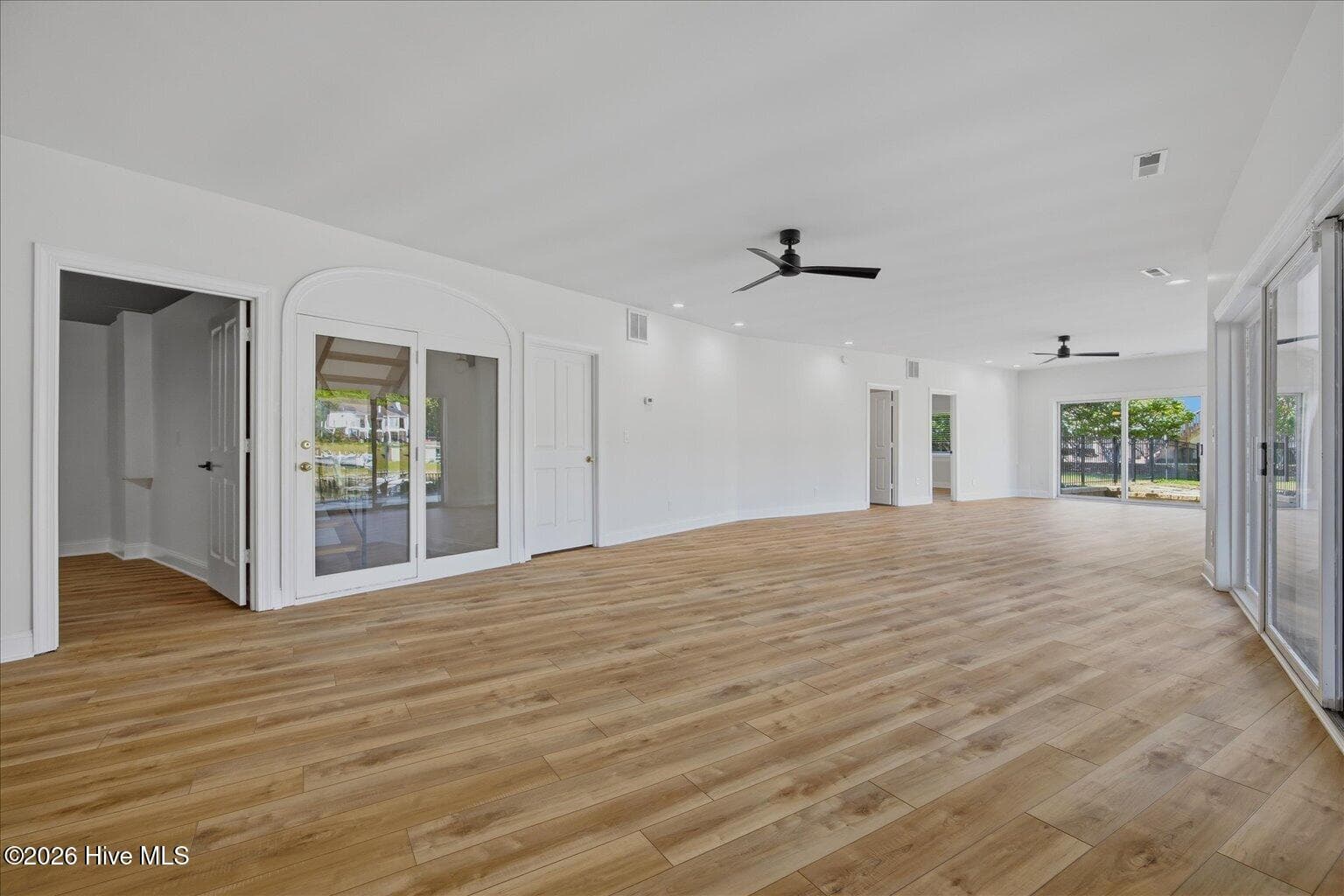 Single Family Residence at 304 Gull Road, Hampstead, NC 28443, Hampstead, photo 2 of 5
