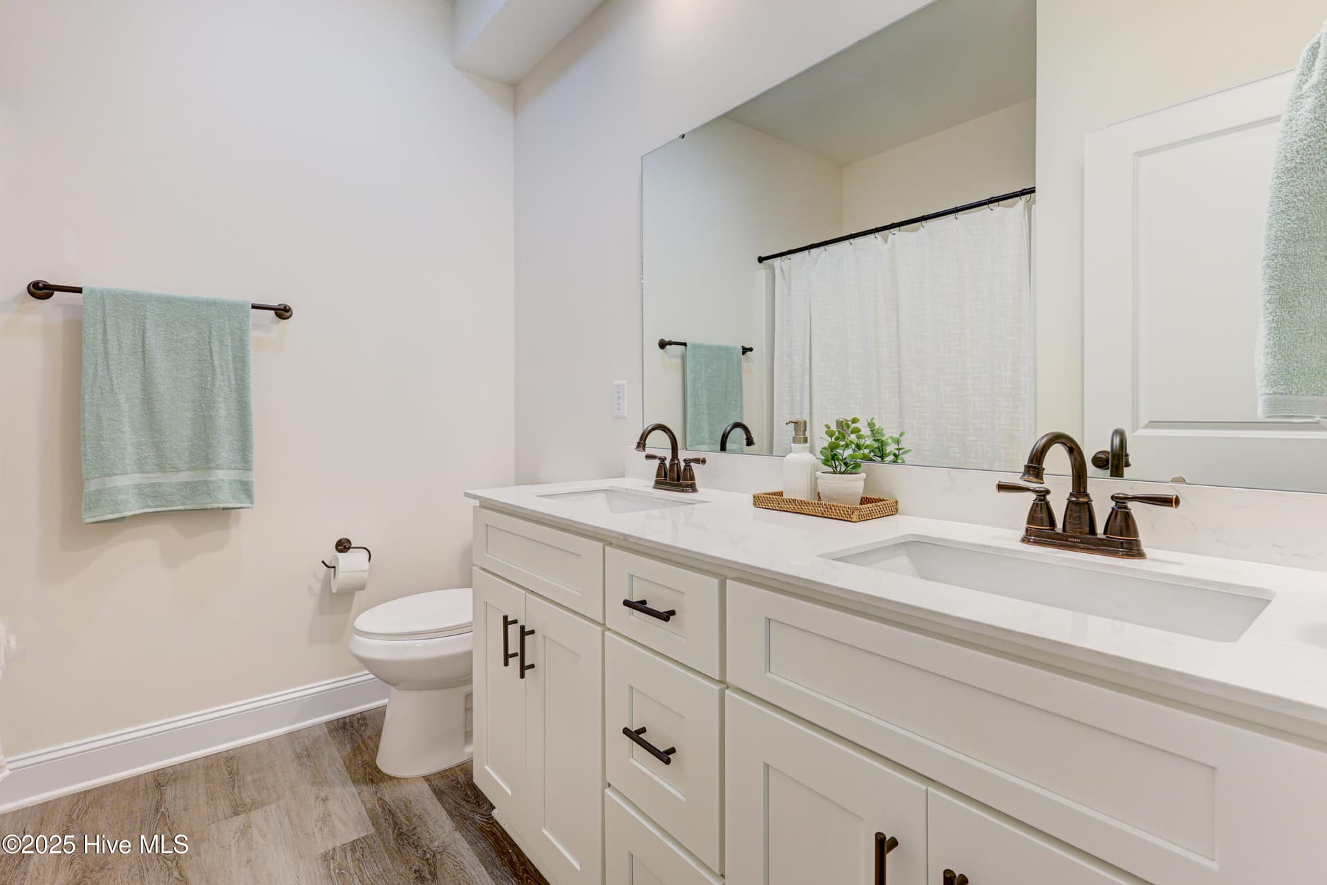 Townhouse at 552 Timbercrest Circle, Bolivia, NC 28422, photo 21 of 37