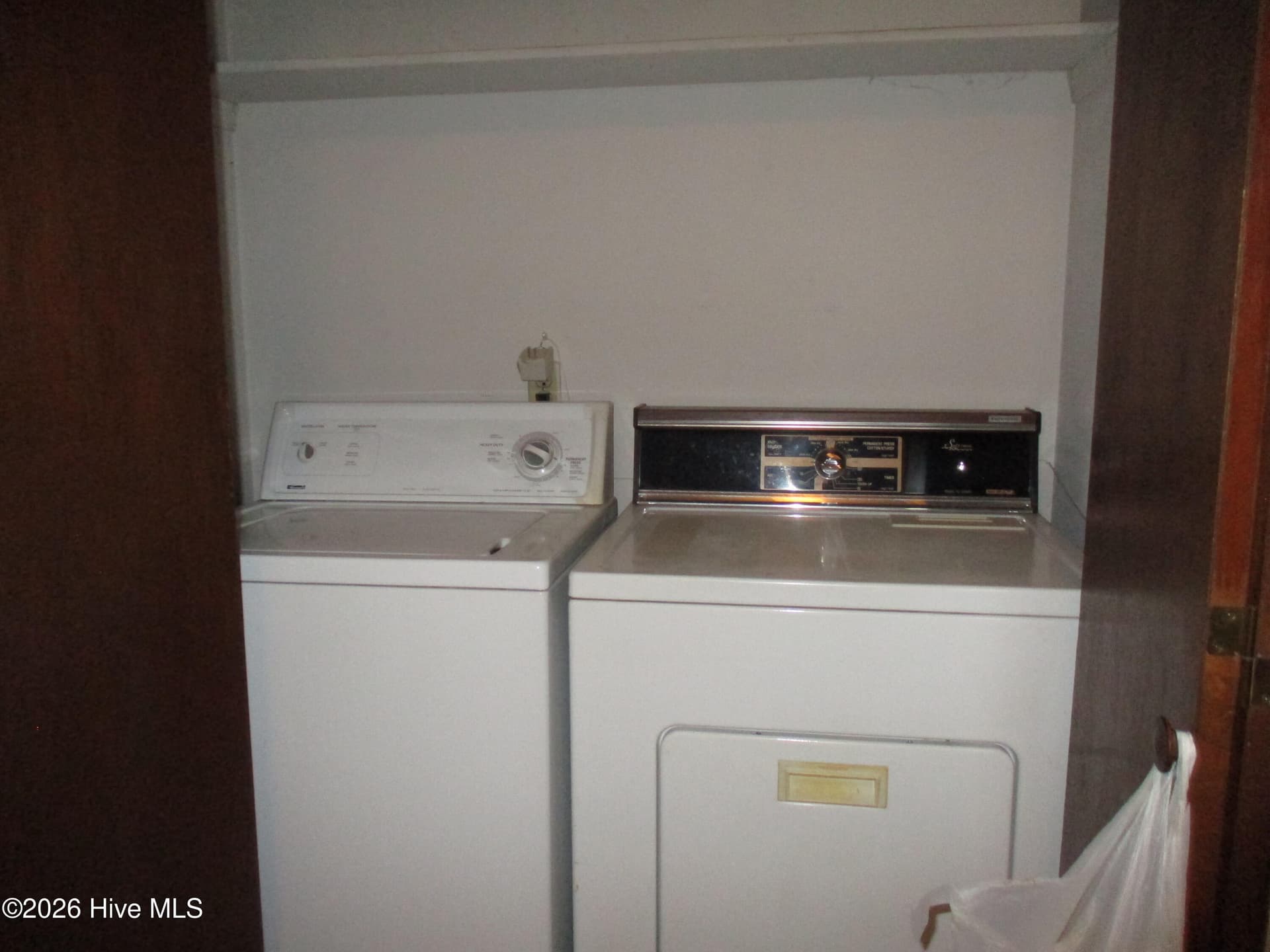 Laundry area - 3344 Neuse Road, Kinston, NC 28501
