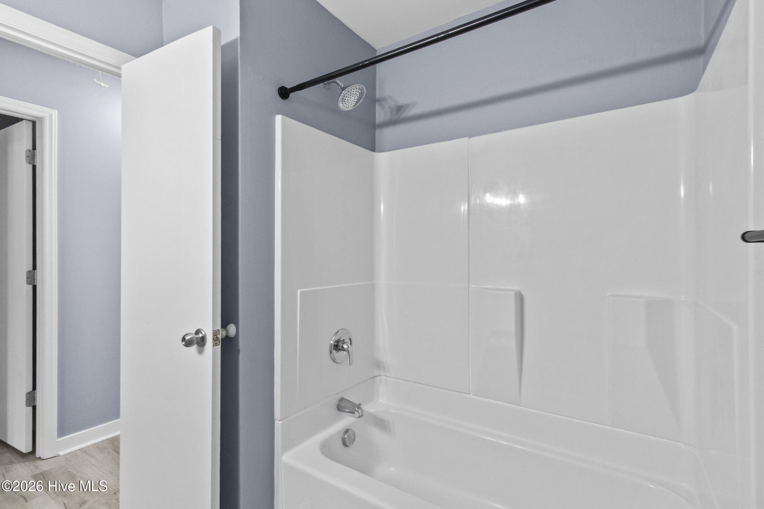 Full Bathroom - 15a Masters Court Drive, New Bern, NC 28562