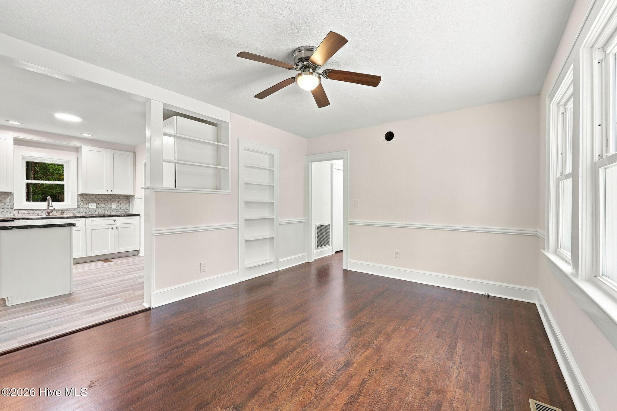 Single Family Residence at 301 W 15th Street, Washington, NC 27889, photo 18 of 31