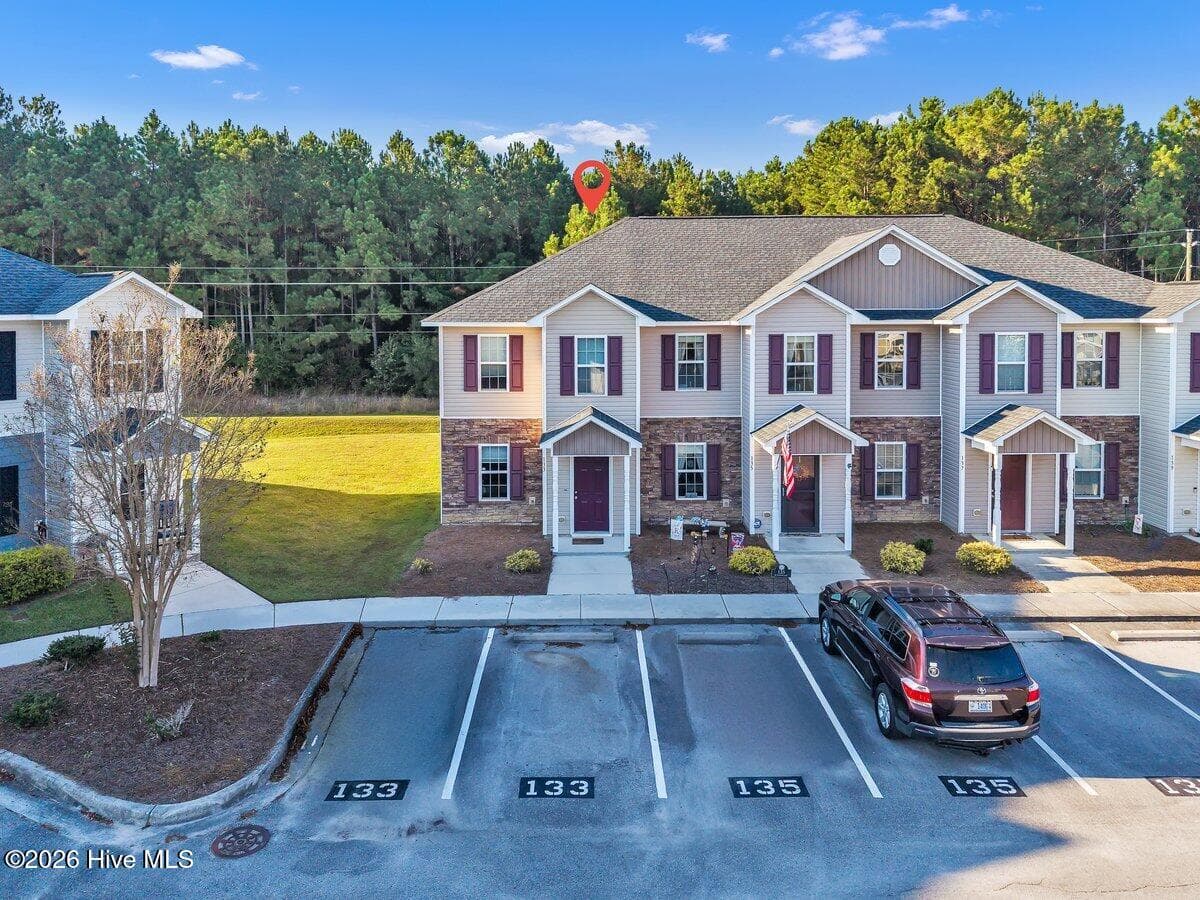 Townhouse at 133 W Murrow Lane, Jacksonville, NC 28546, photo 24 of 55