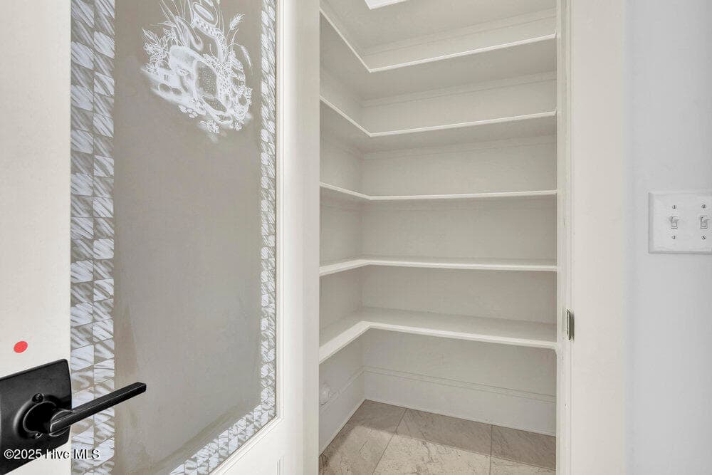 Walk-in pantry - 3623 White Cliffs Drive, Castle Hayne, NC 28429