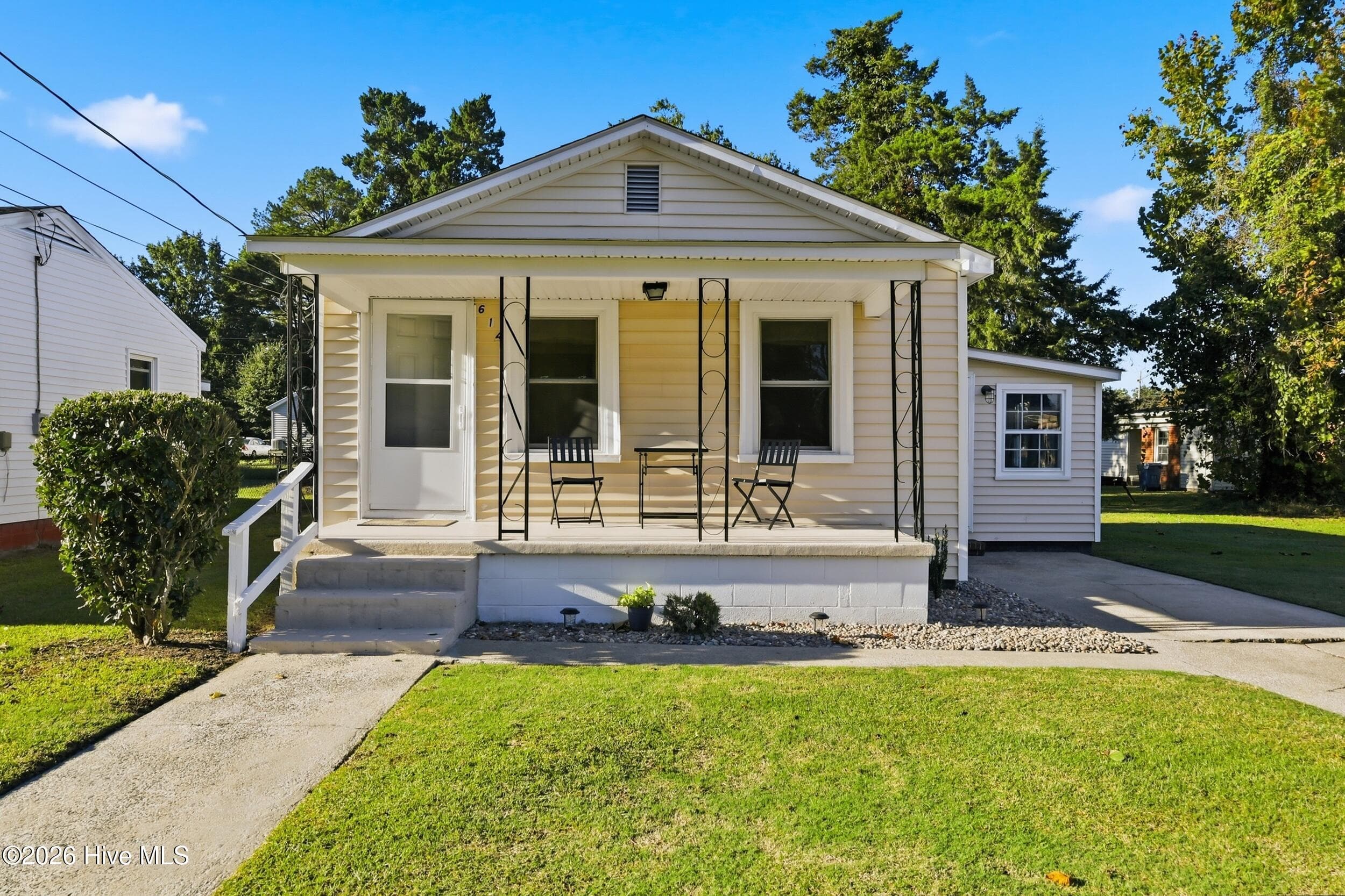 Single Family Residence at 614 W 10th Street, Washington, NC 27889, photo 2 of 26