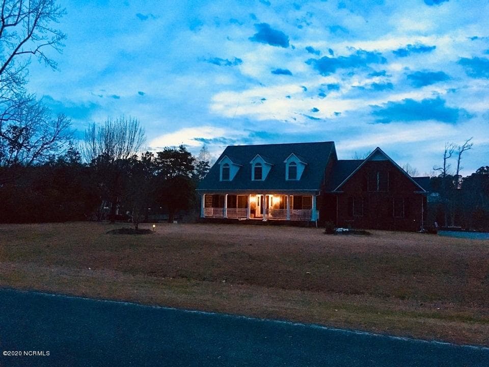Single Family Residence at 613 Hughes Road, Hampstead, NC 28443, photo 2 of 8
