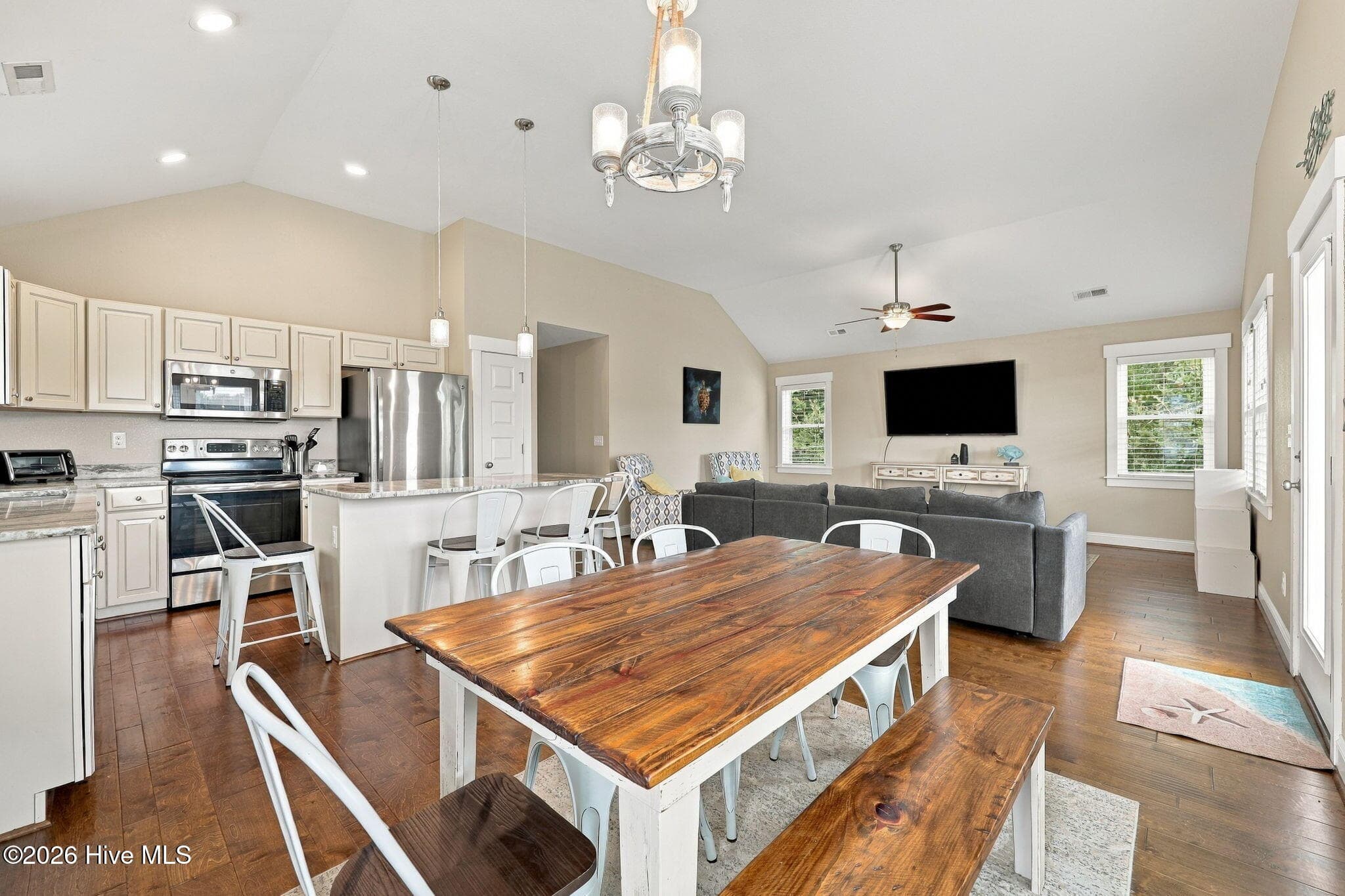 Single Family Residence at 604 W 3rd Street, Kill Devil Hills, NC 27948, photo 9 of 42