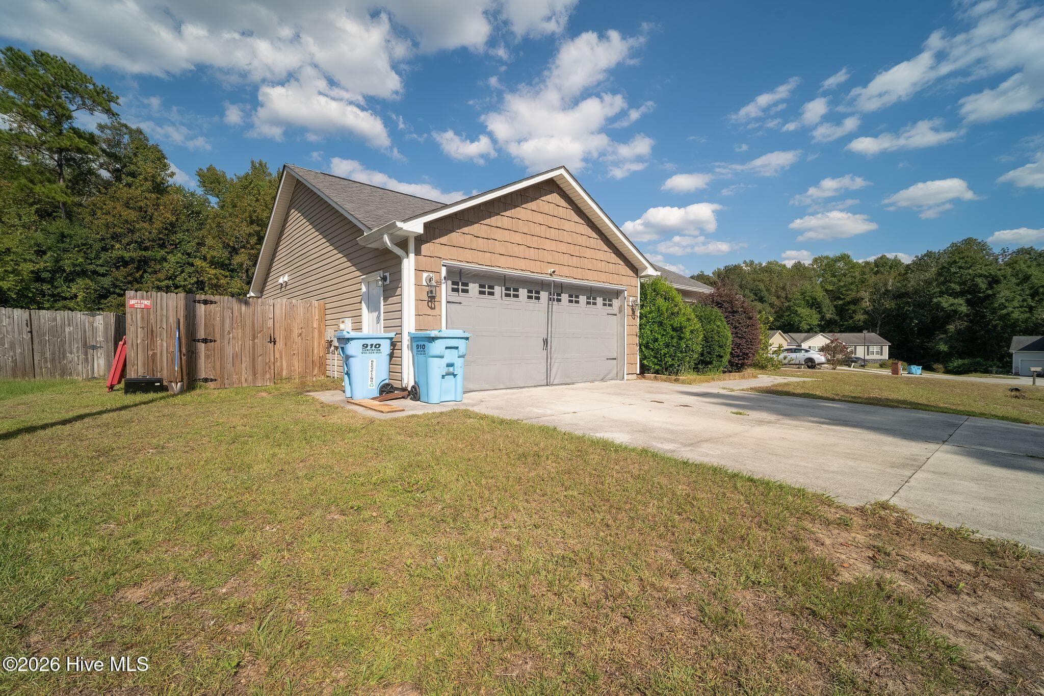 Single Family Residence at 105 Worvin Lane, Richlands, NC 28574, photo 5 of 41