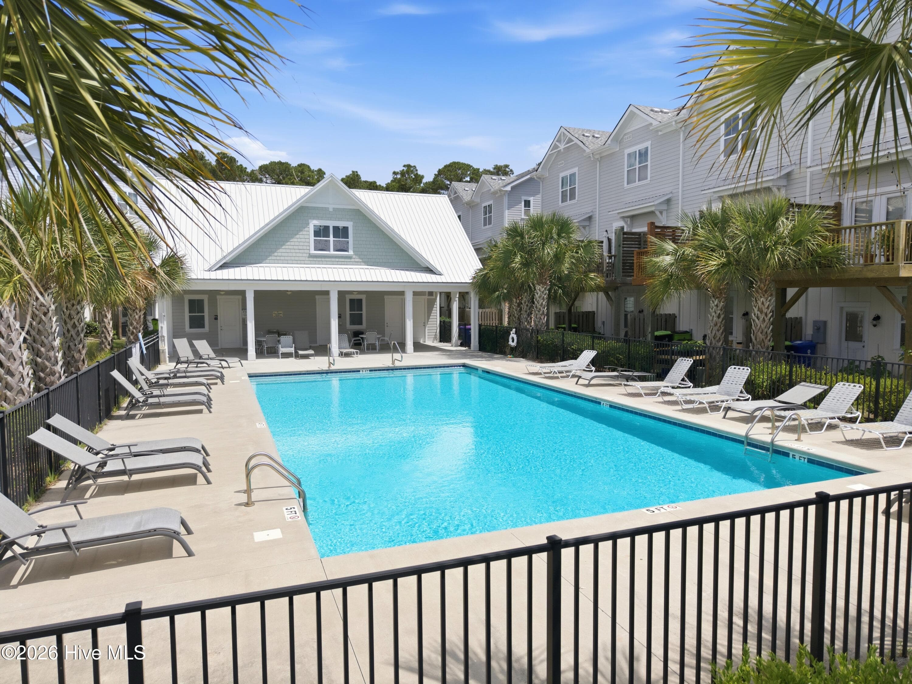 Townhouse at 1810 Bungalow Row, Wilmington, NC 28409, photo 39 of 53