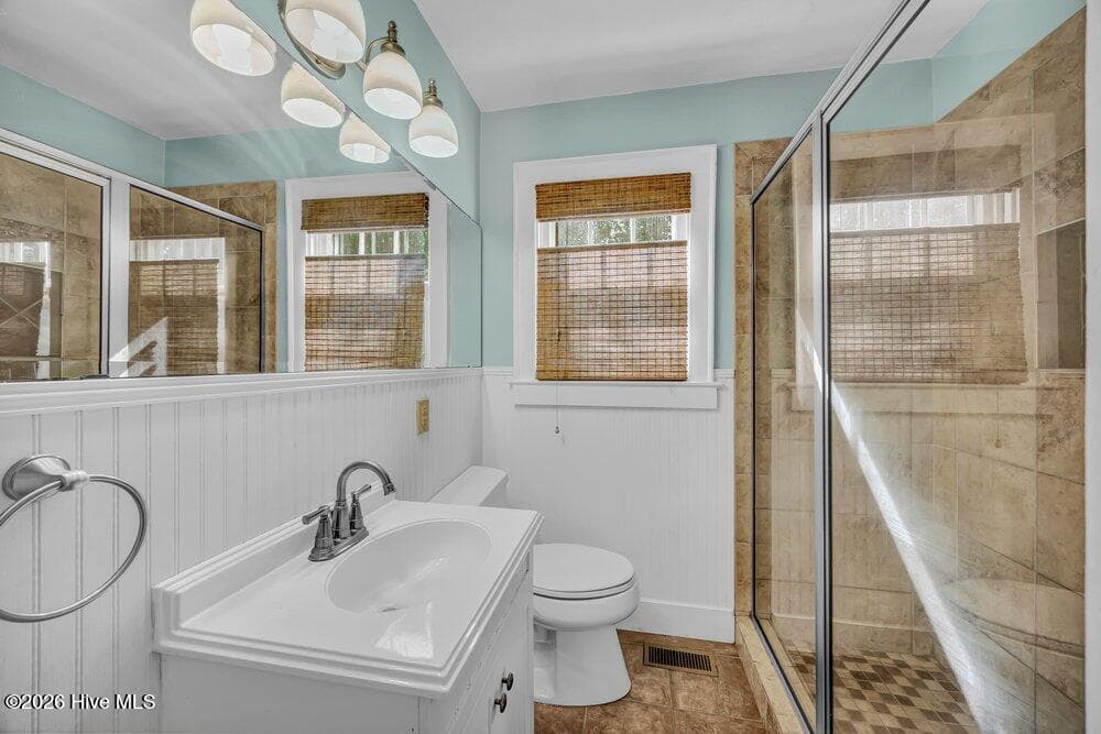 Single Family Residence at 5054 Wrightsville Avenue, Wilmington, NC 28403, photo 2 of 3