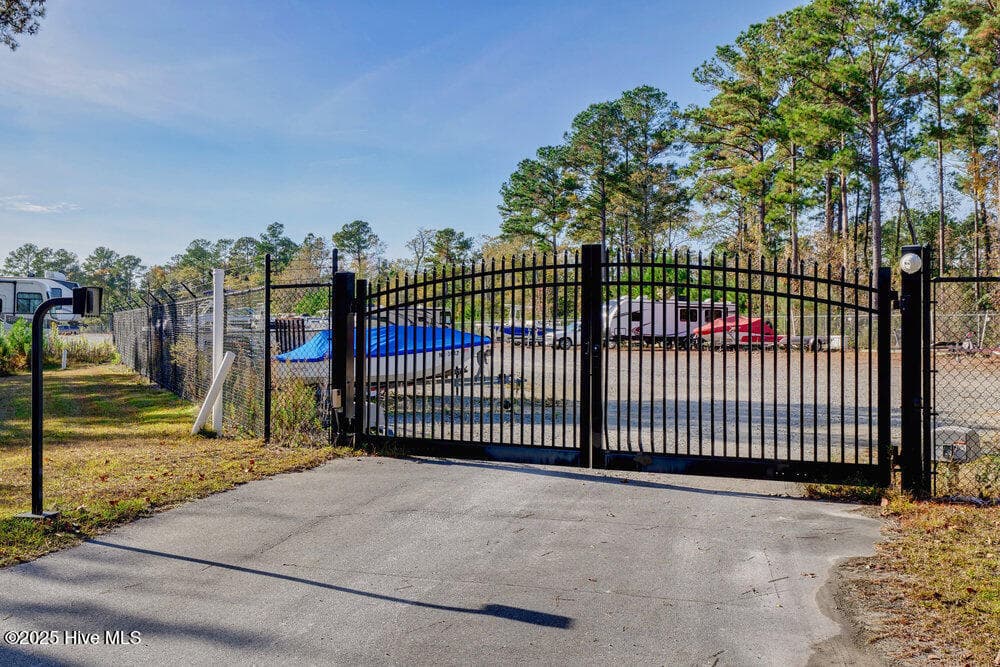 storage area - 3623 White Cliffs Drive, Castle Hayne, NC 28429