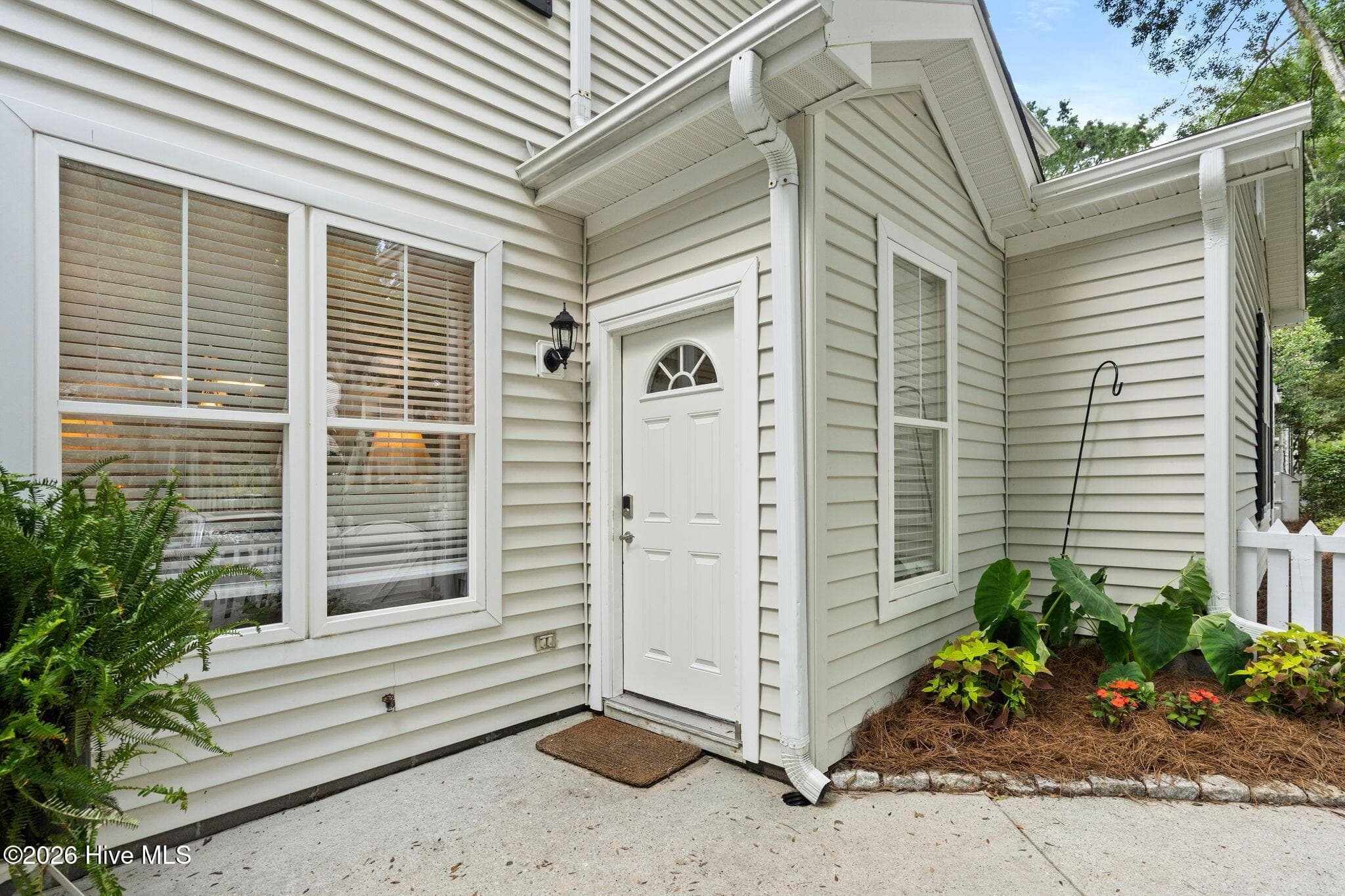 Townhouse at 5813 Wrightsville Avenue Apt 147, Wilmington, NC 28403, photo 5 of 49