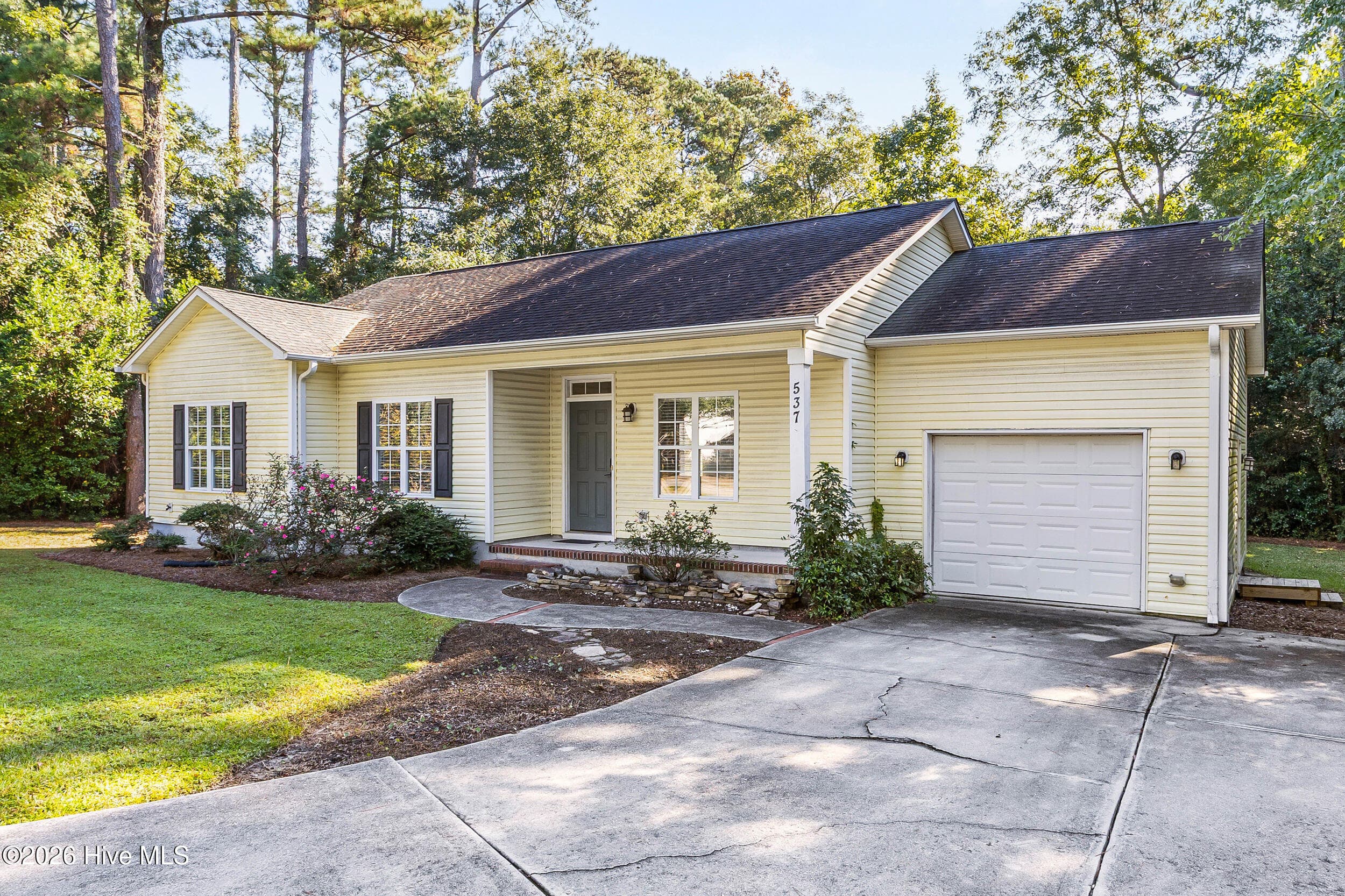 Single Car garage with lots of Parking - 537 Bonham Avenue, Wilmington, NC 28403