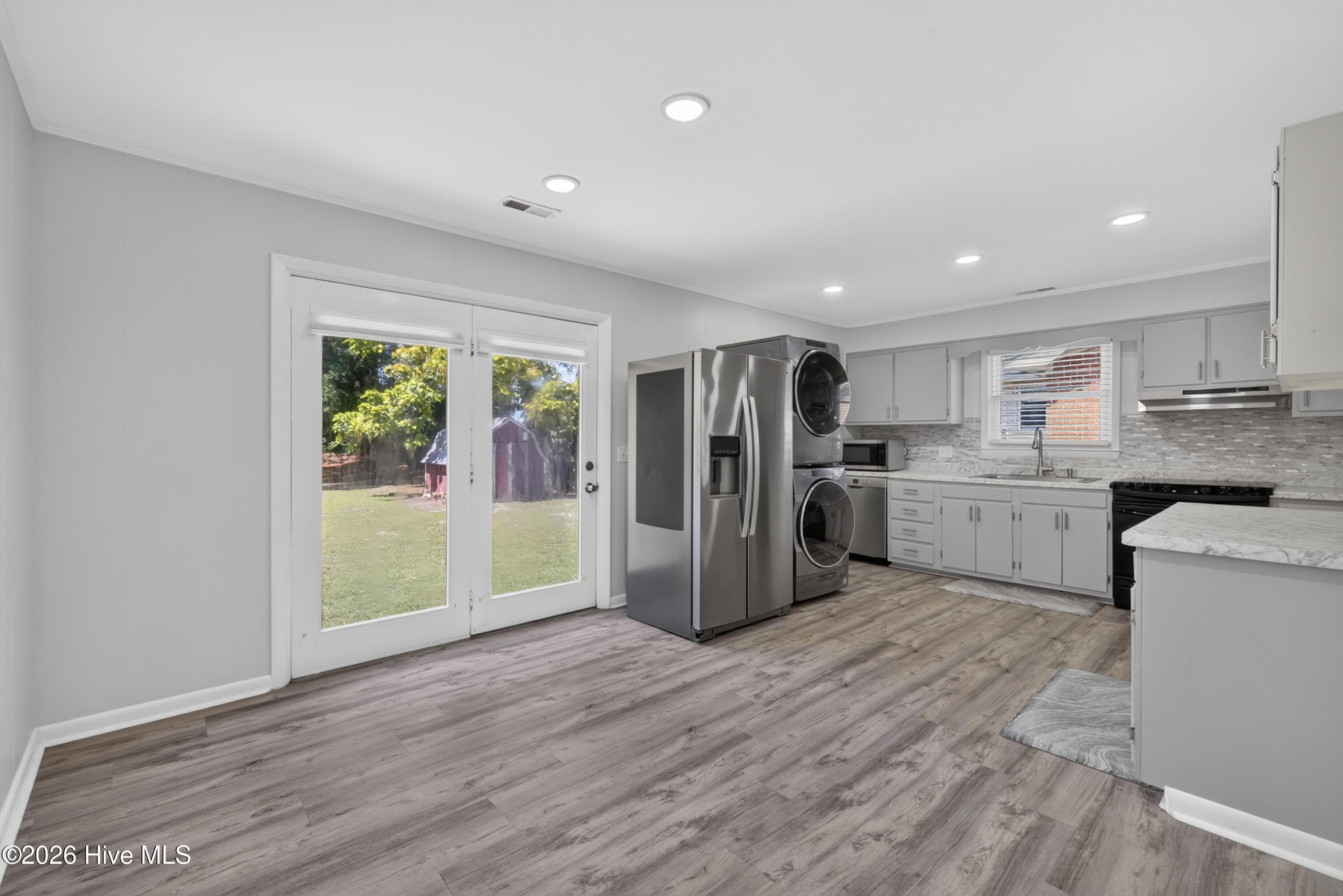 Single Family Residence at 705 Holbrooke Avenue, Wilmington, NC 28412, photo 13 of 36