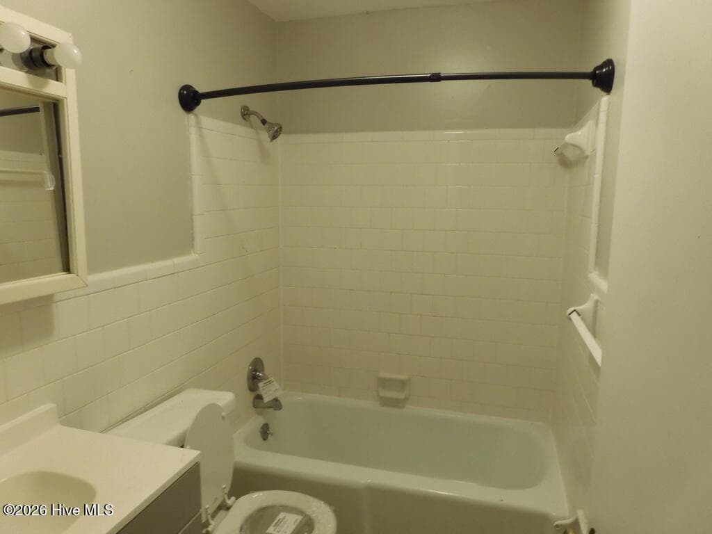 Single Family Residence at 112 Fairlane Road, Greenville, NC 27834, photo 3 of 4