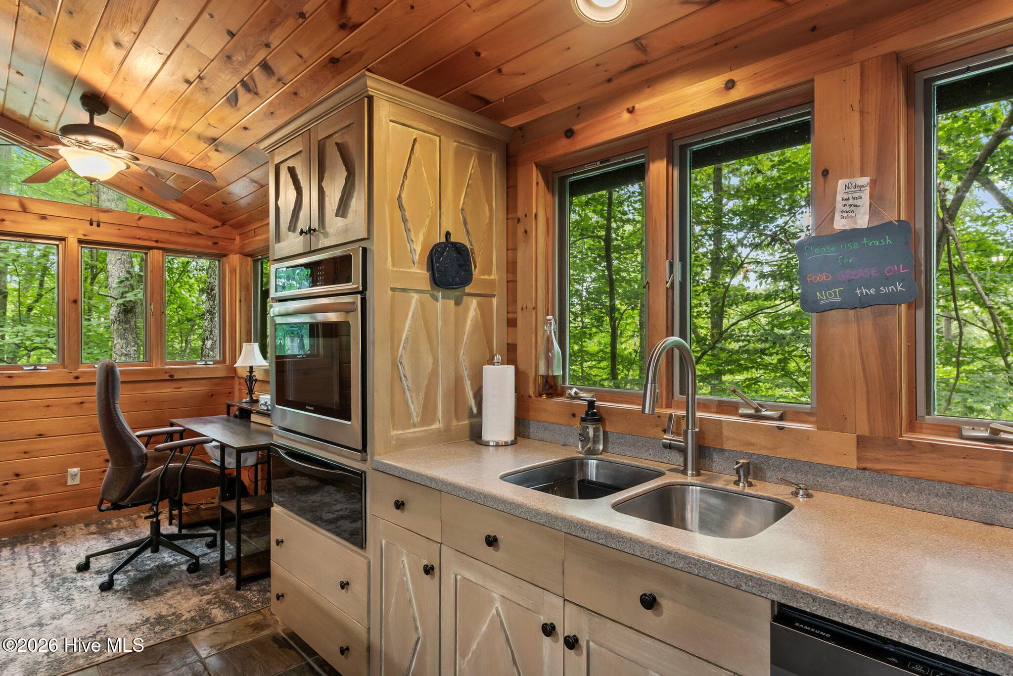 Single Family Residence at 398 Mountain Tops Circle, Blue Ridge, GA 30513, photo 12 of 63