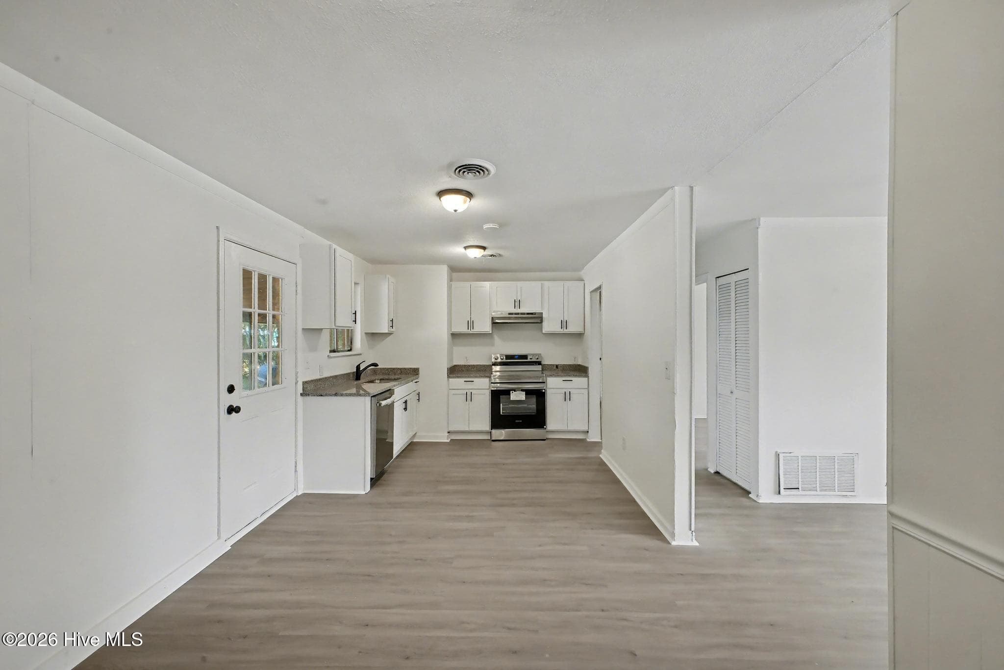 Single Family Residence at 2709 Lumpkin Road, Augusta, GA 30906, photo 4 of 27