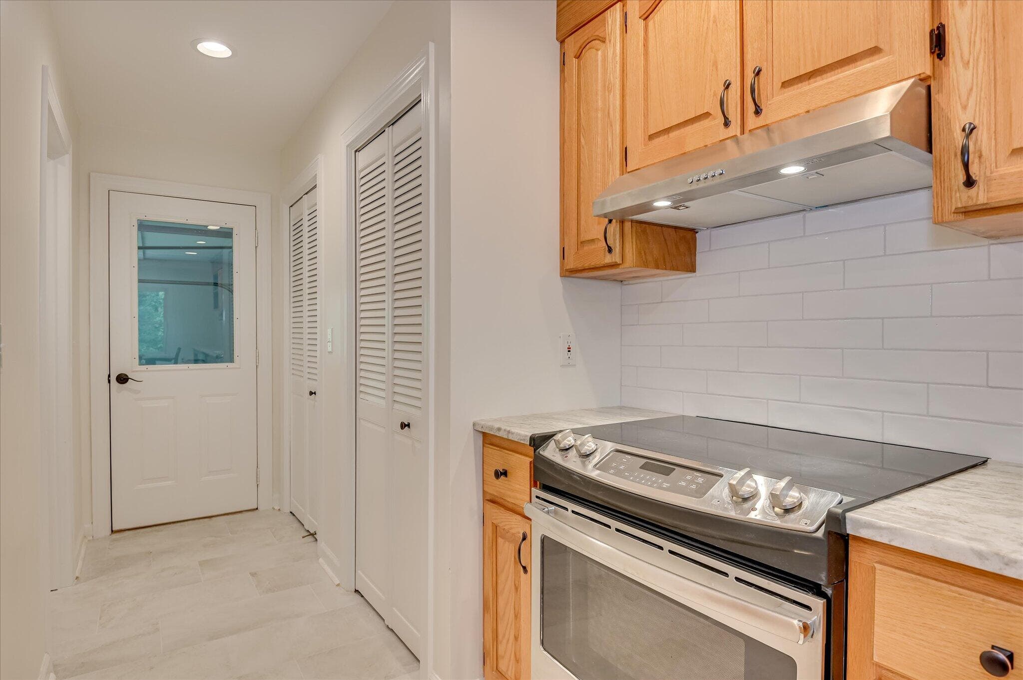 Single Family Residence at 301 Misty Cove, McCormick, SC 29835, photo 10 of 60