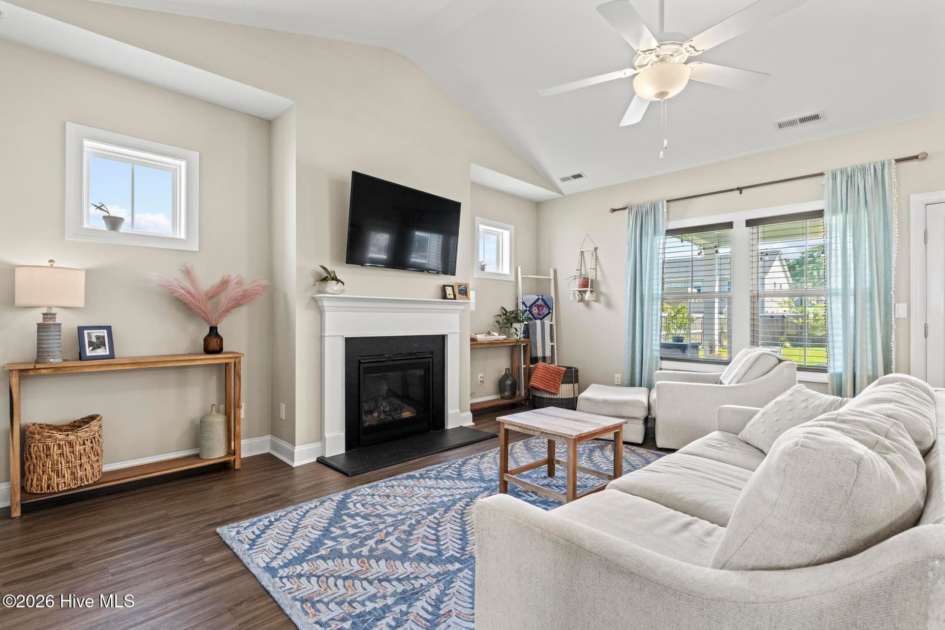 Single Family Residence at 37 W Weatherbee Way, Hampstead, NC 28443, photo 6 of 26