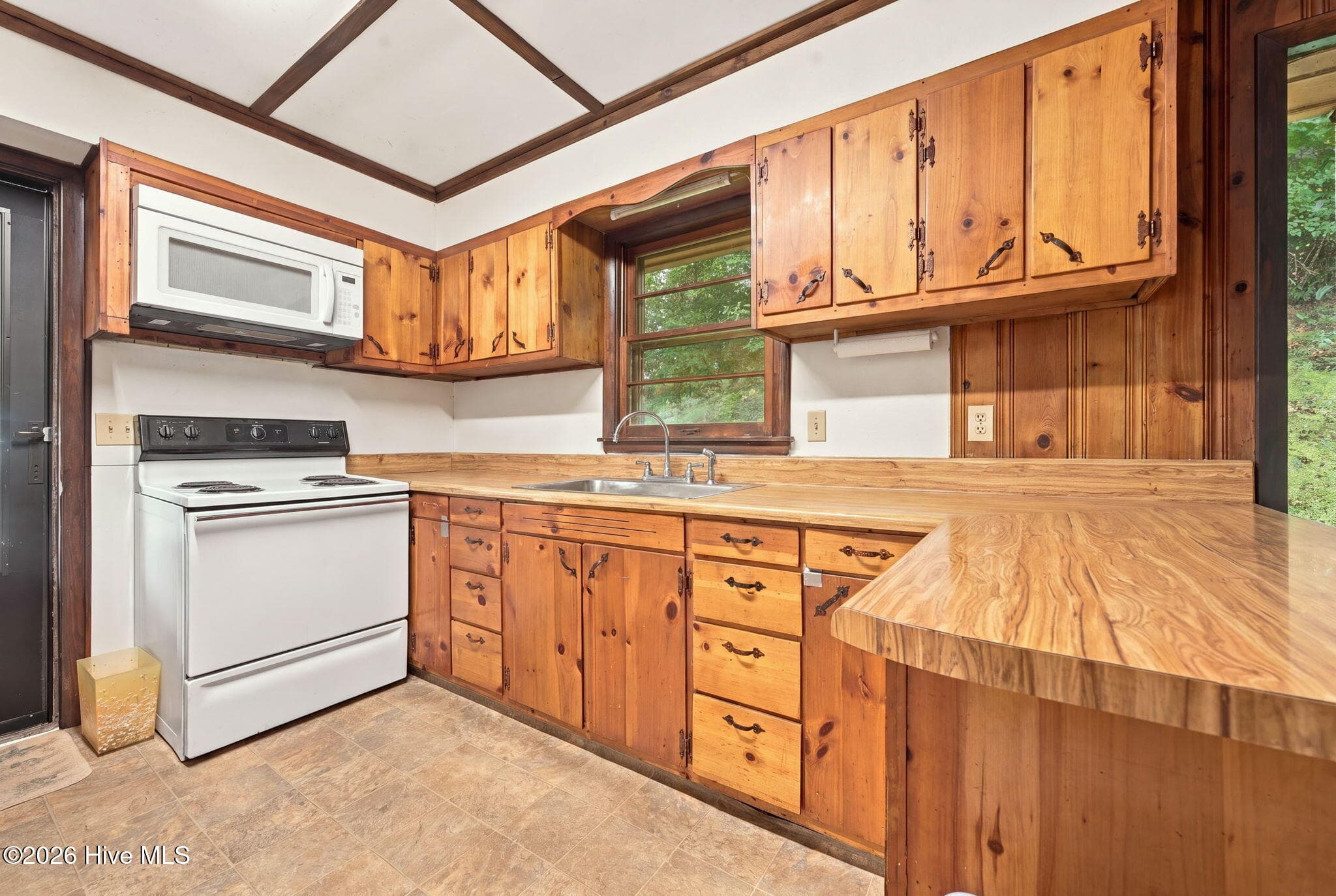 Single Family Residence at 3410 Pisgah Road, Andrews, NC 28901, photo 7 of 14